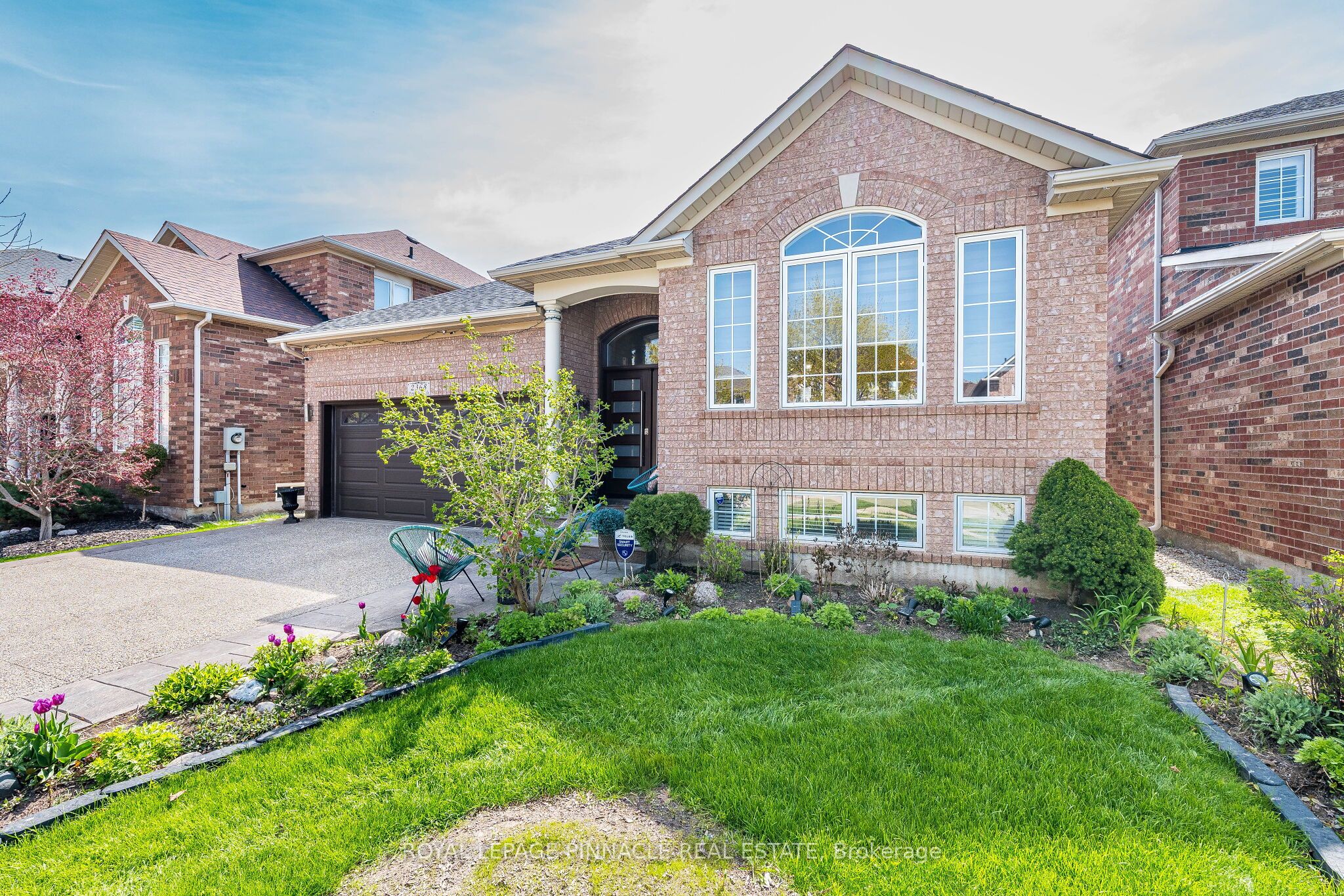 2368 Foxhole Circle