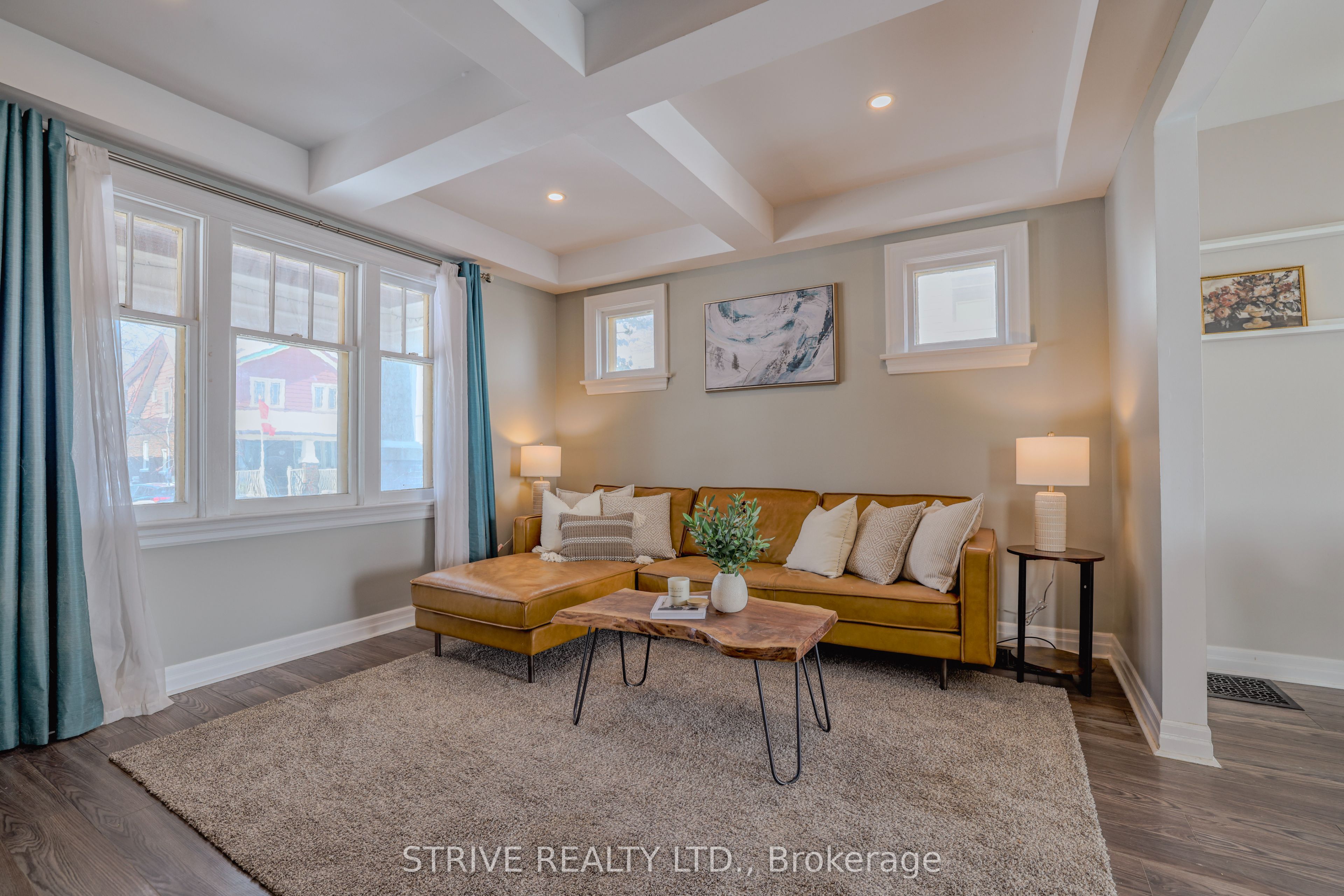 75 Oshawa Boulevard S