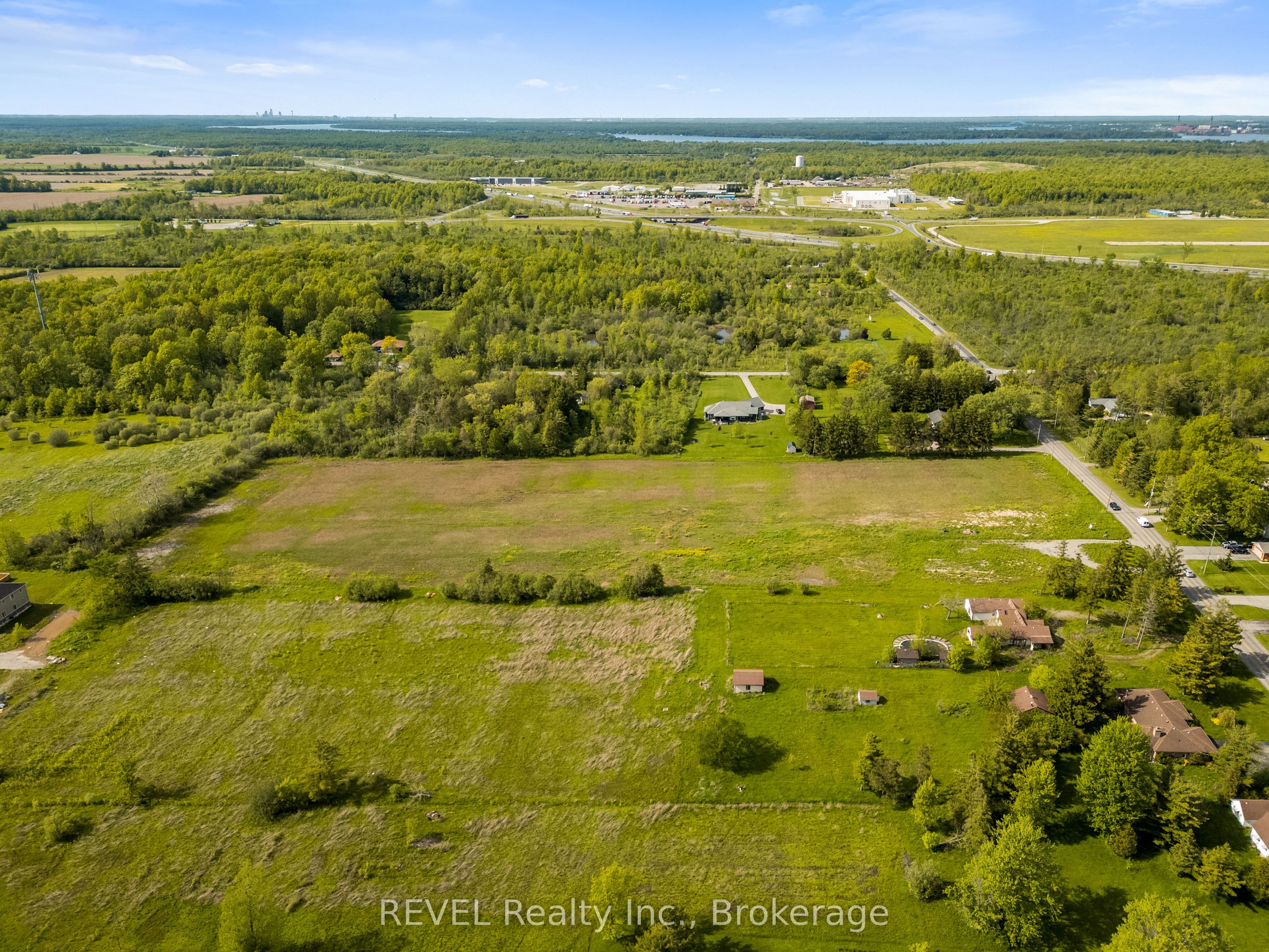 1257 Pettit Road W