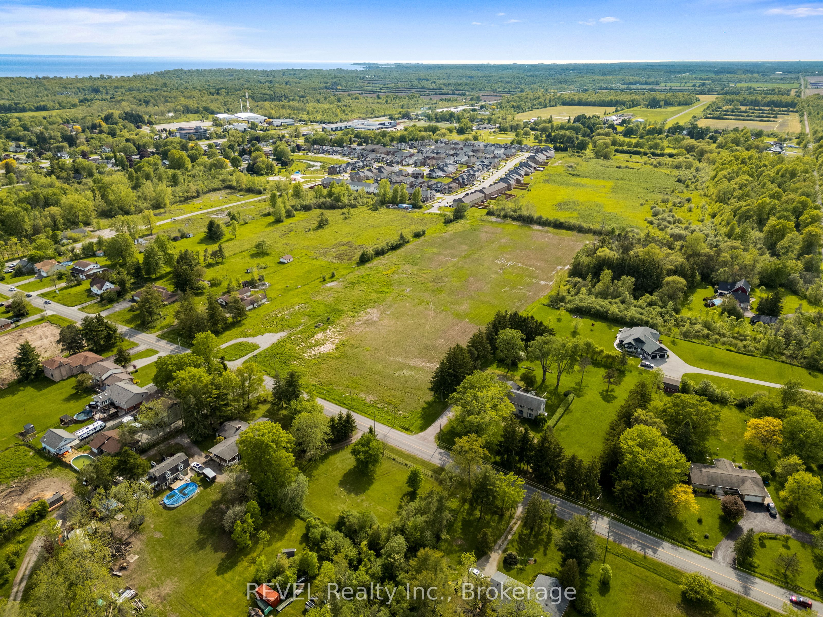 1257 Pettit Road W