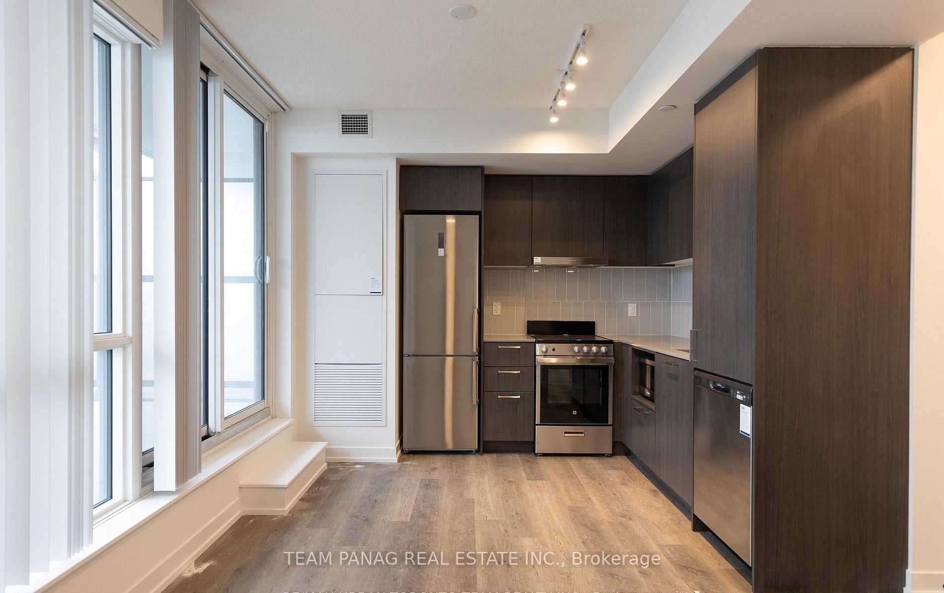 195 Commerce Street 712