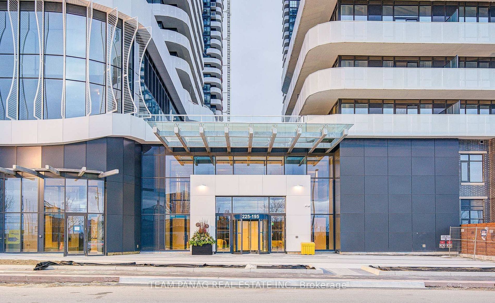 195 Commerce Street 712