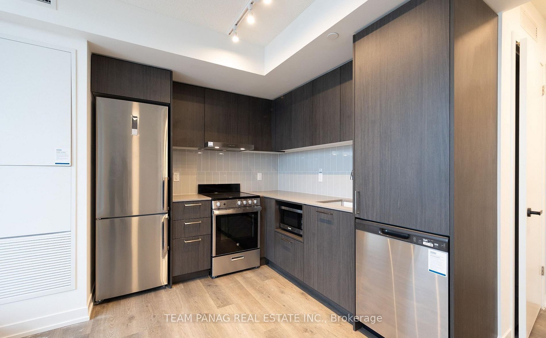 195 Commerce Street 712