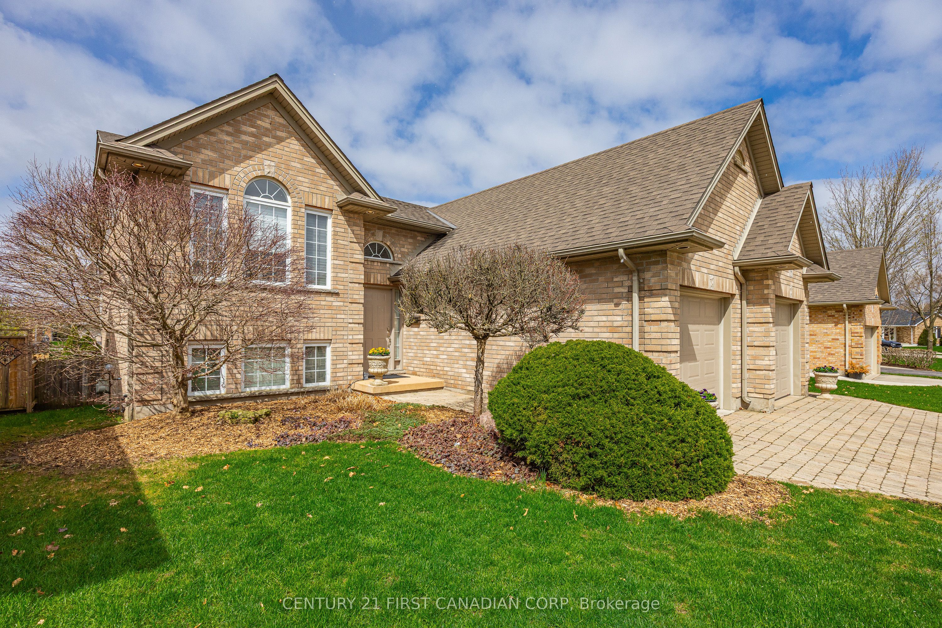 4 Oakwood Court