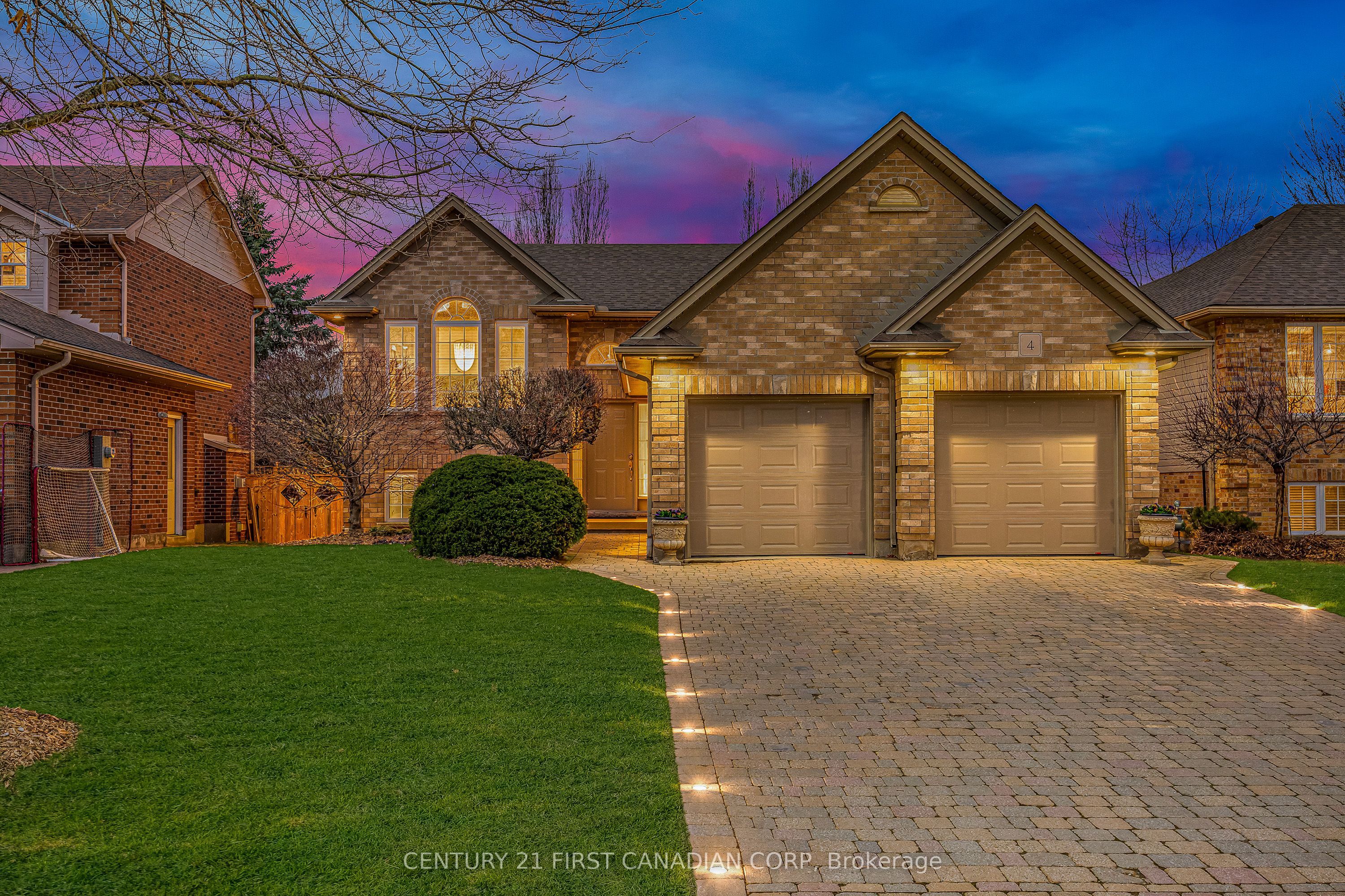 4 Oakwood Court