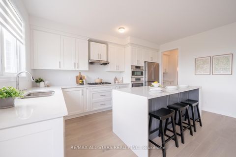 129 Busato Drive Whitchurch-Stouffville ON L4A 4V6