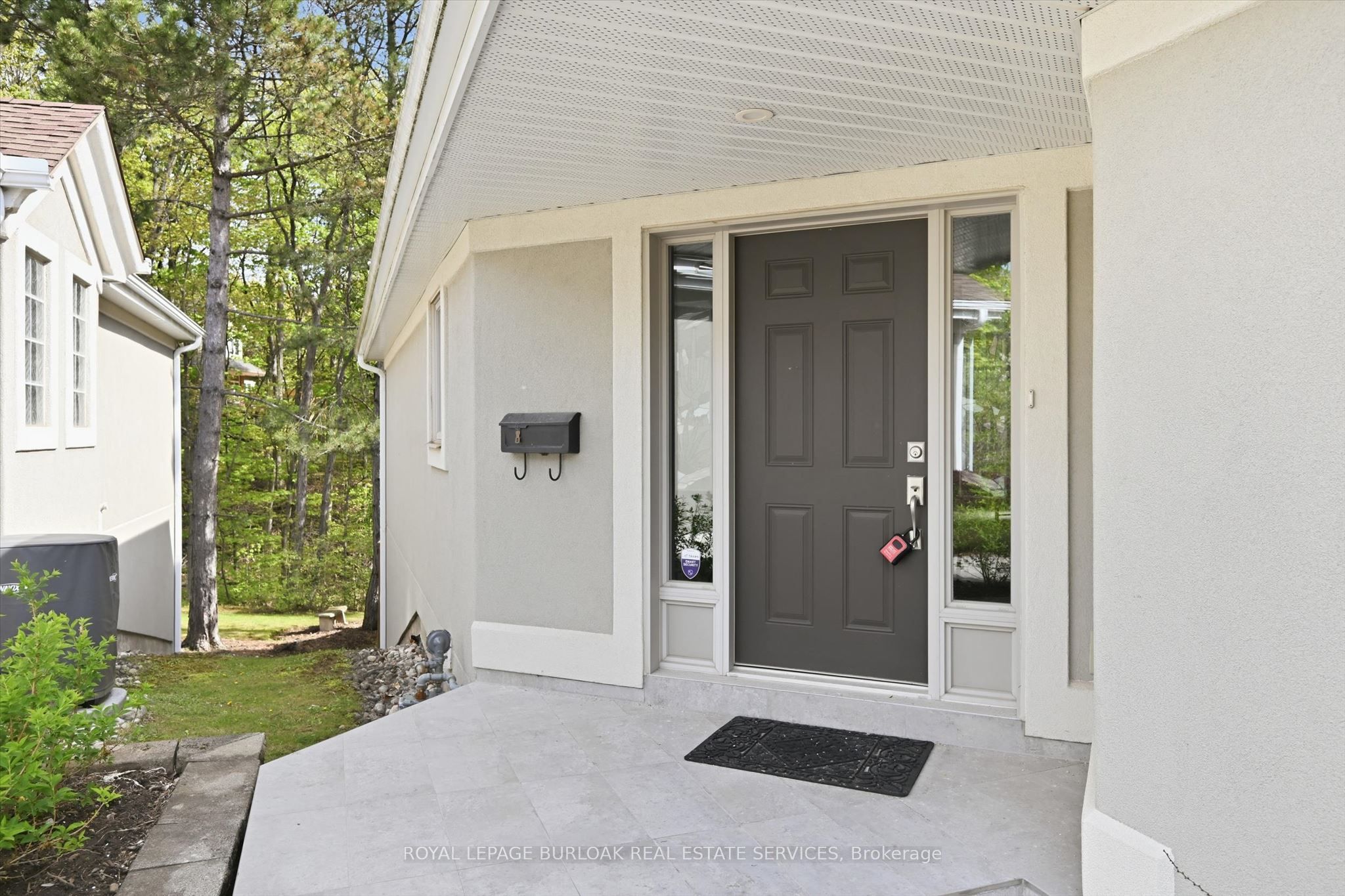 1095 Skyview Drive 4