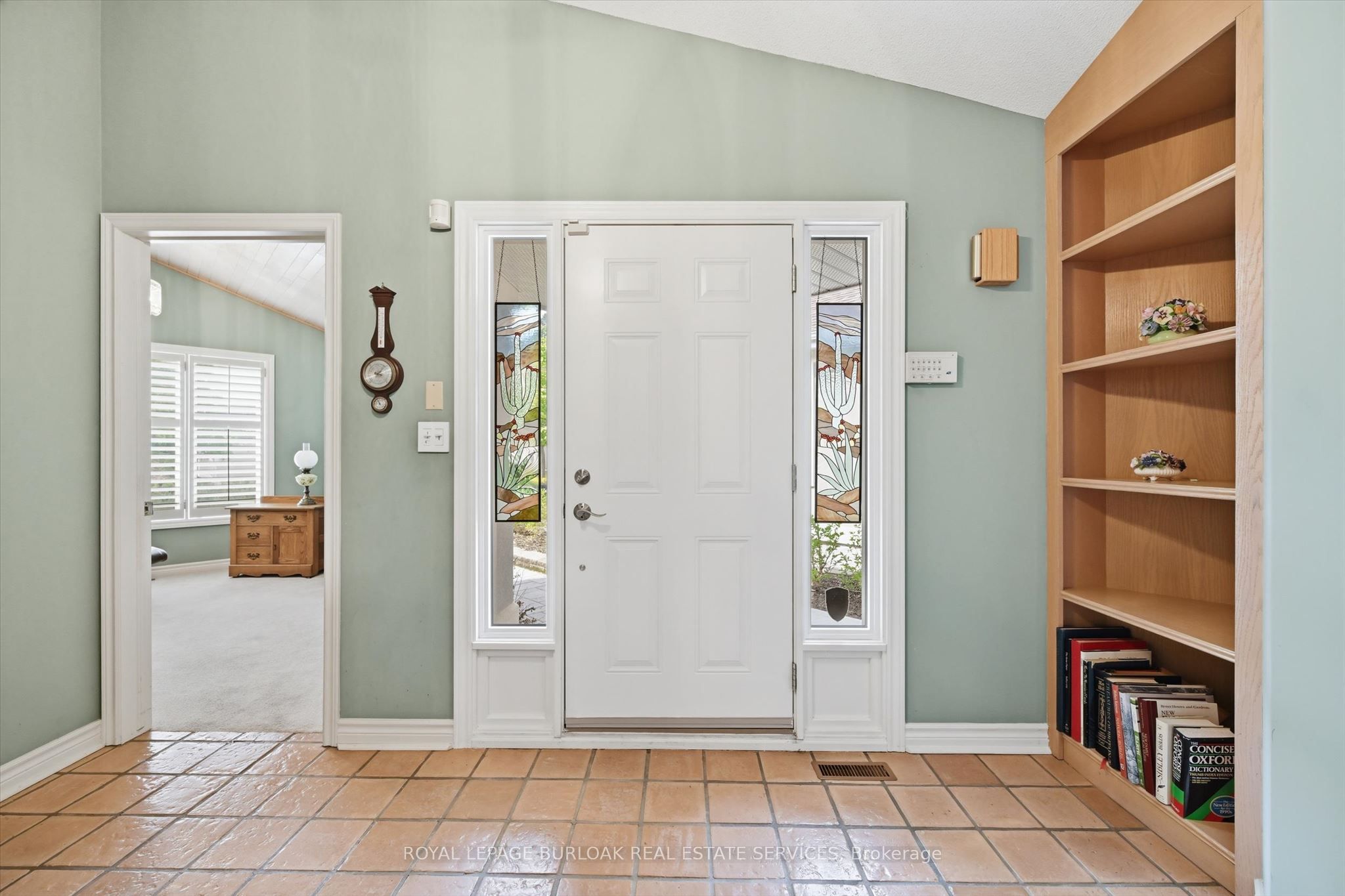 1095 Skyview Drive 4