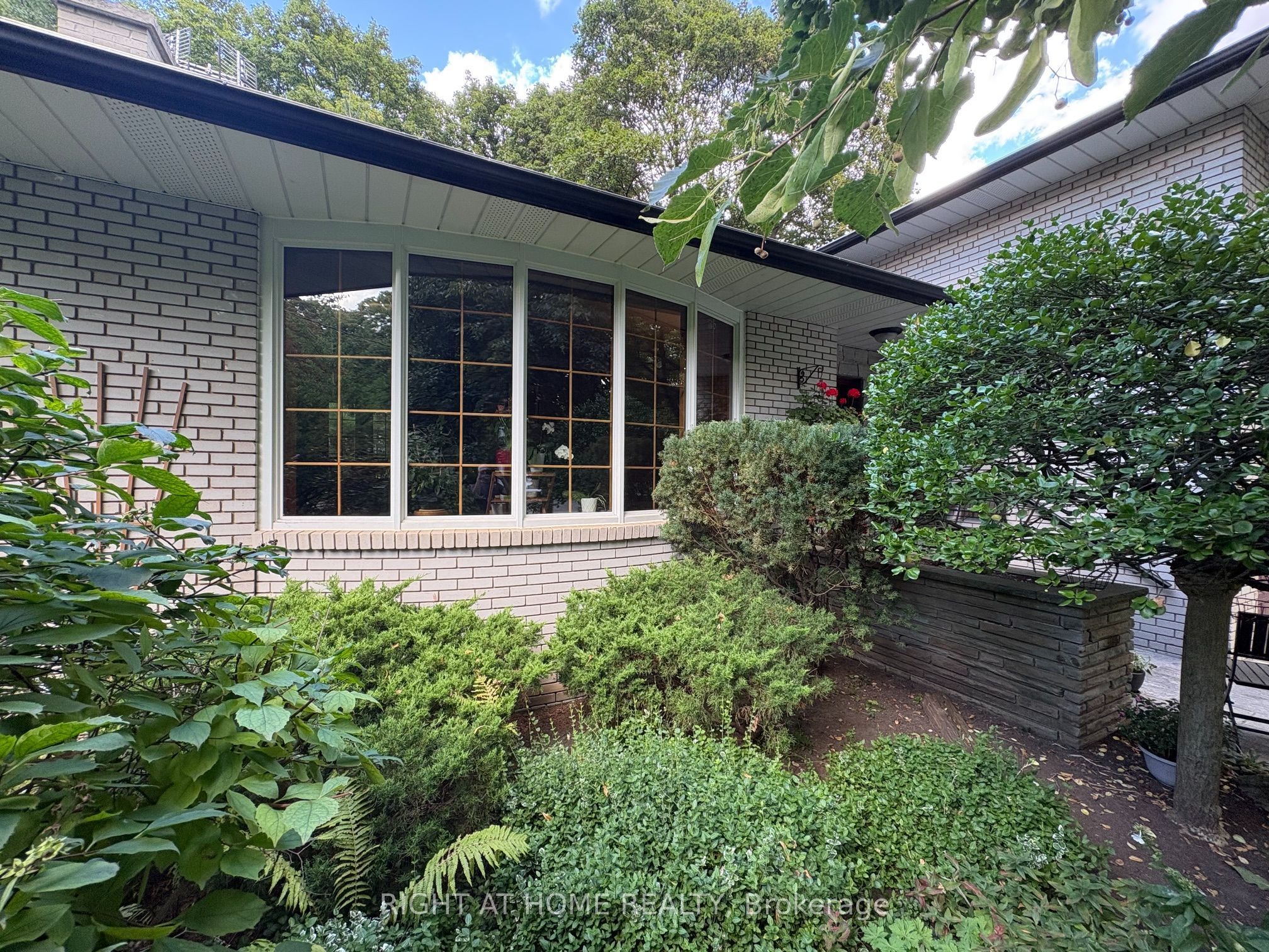 3325 Enniskillen Circle
