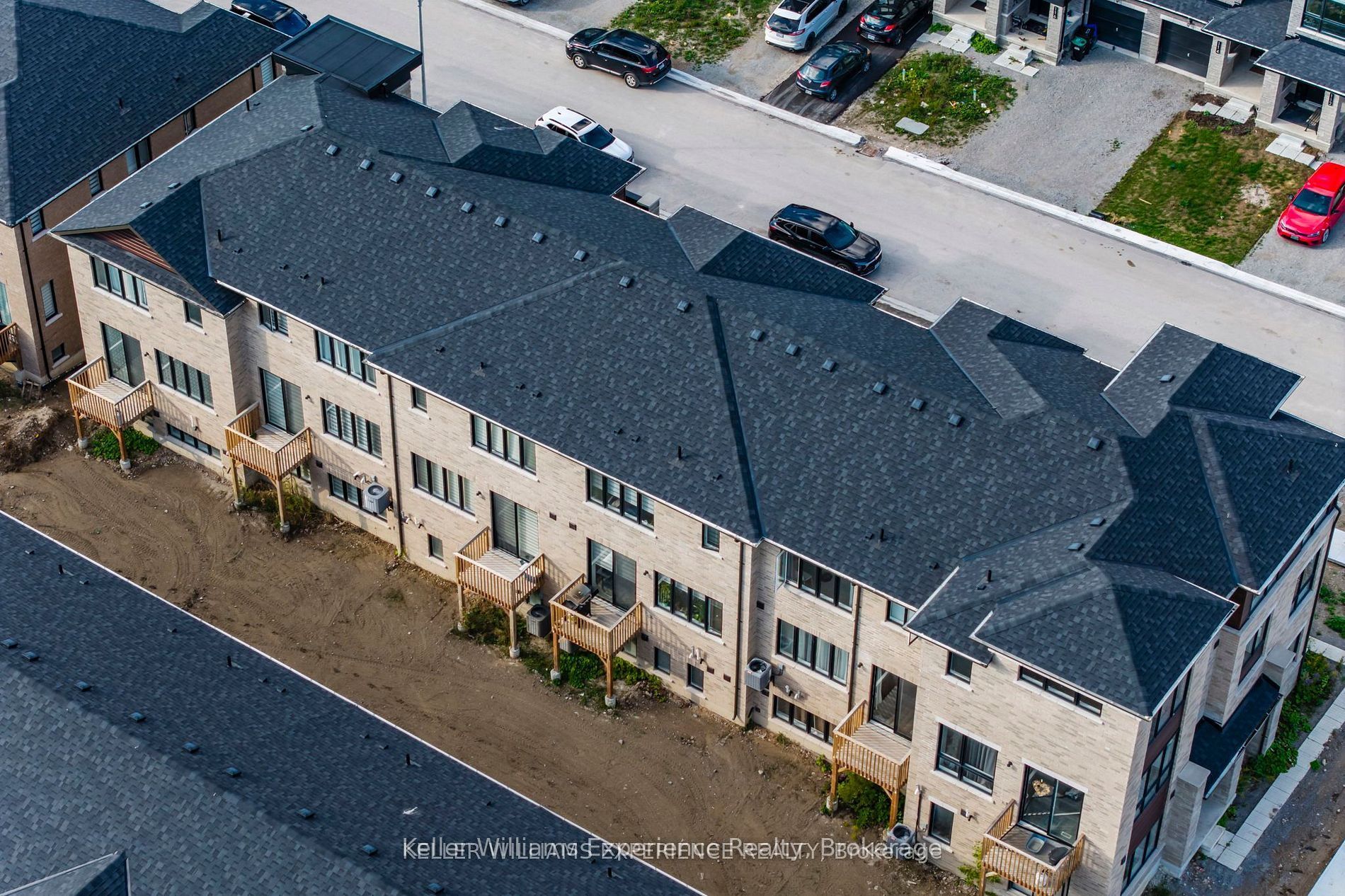 115 Blue Forest Crescent