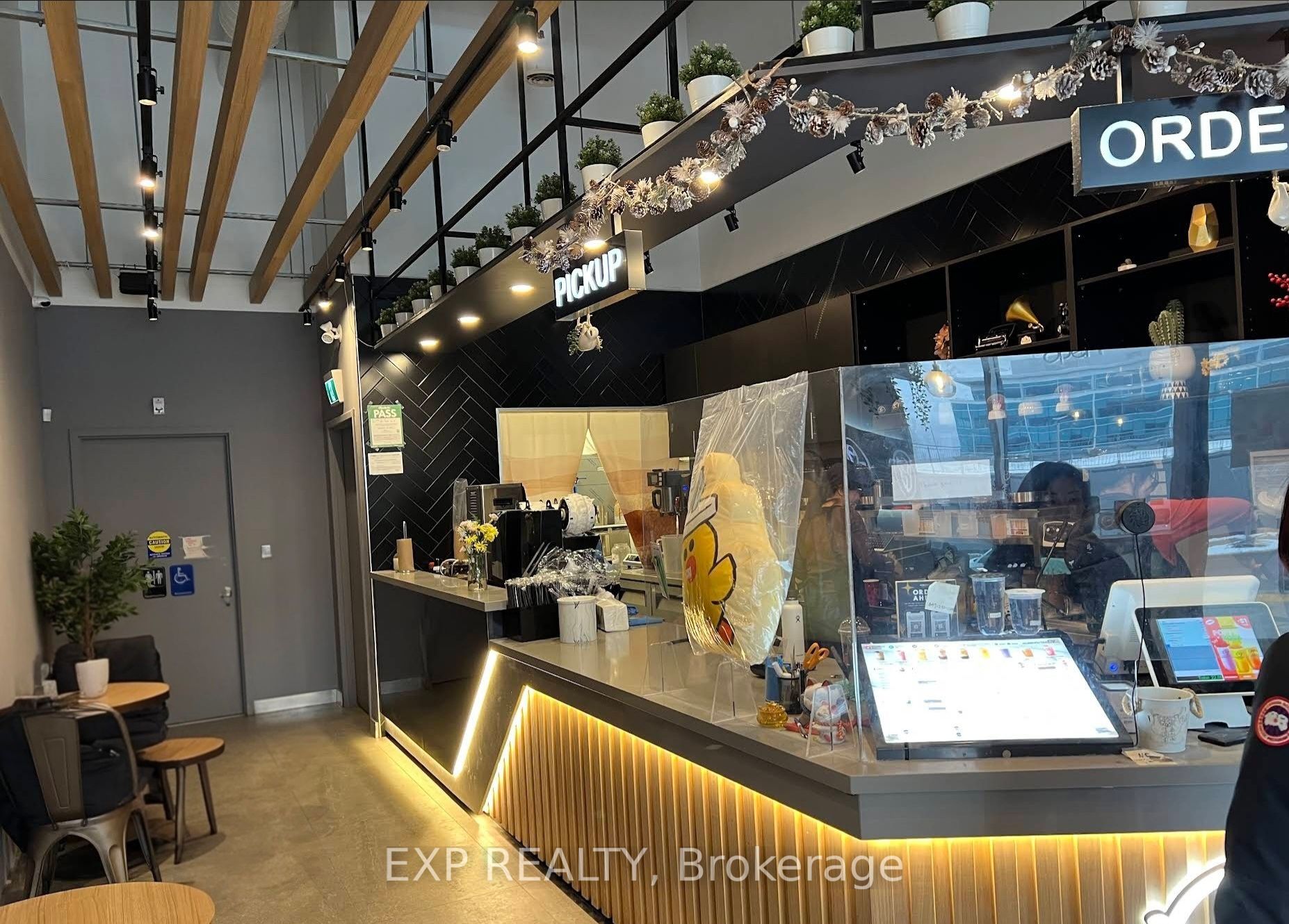 3365 Steeles Ave E Avenue B3