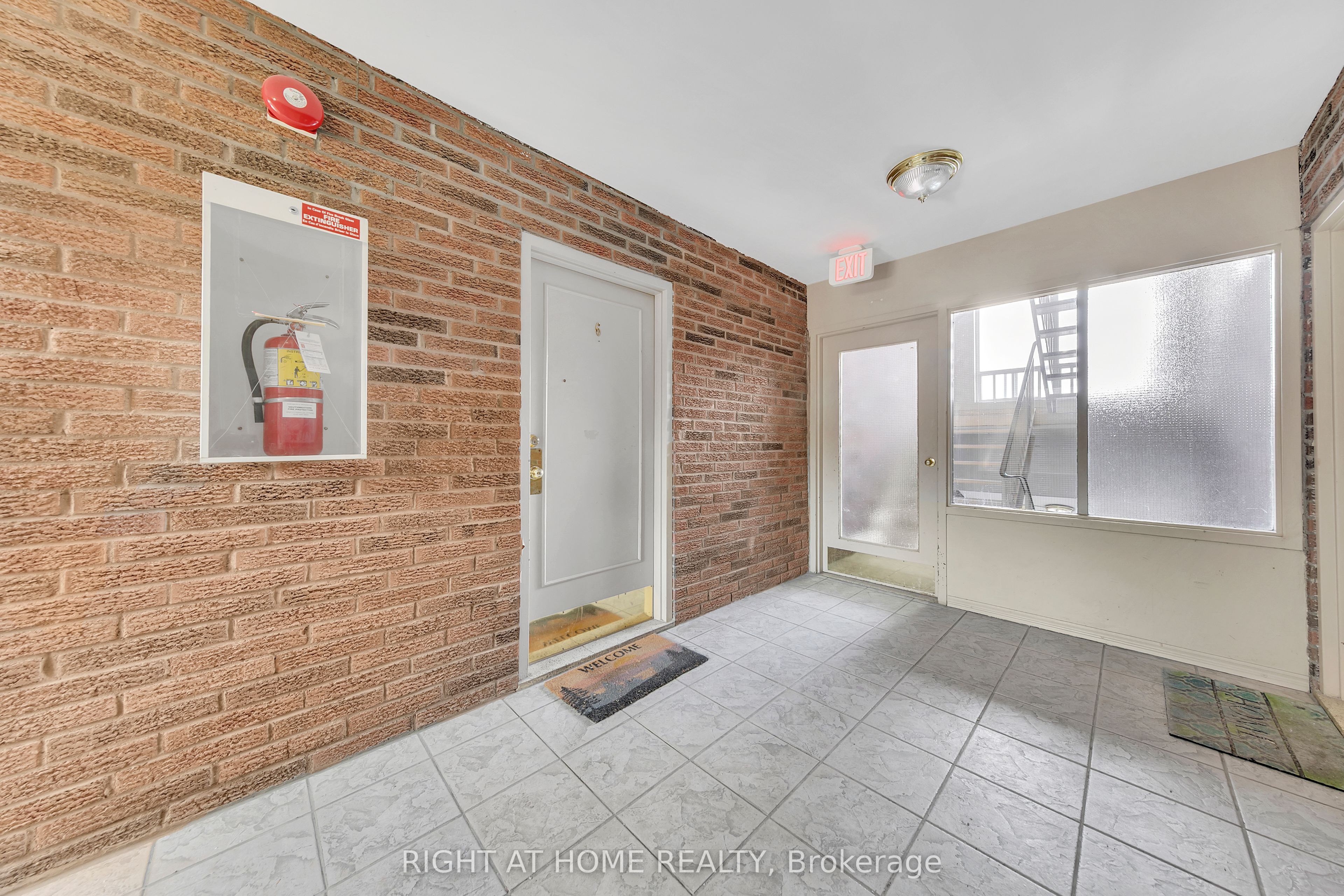 616 Grey Street 6
