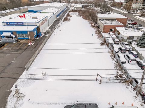 23 Colston Court Richmond Hill ON L4C 9Z3