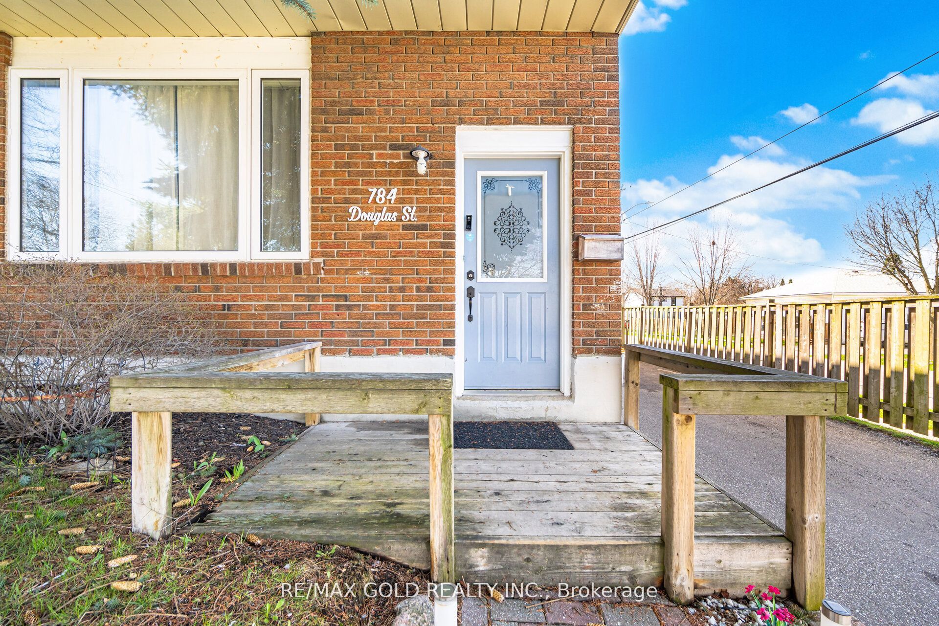 784 Douglas Street