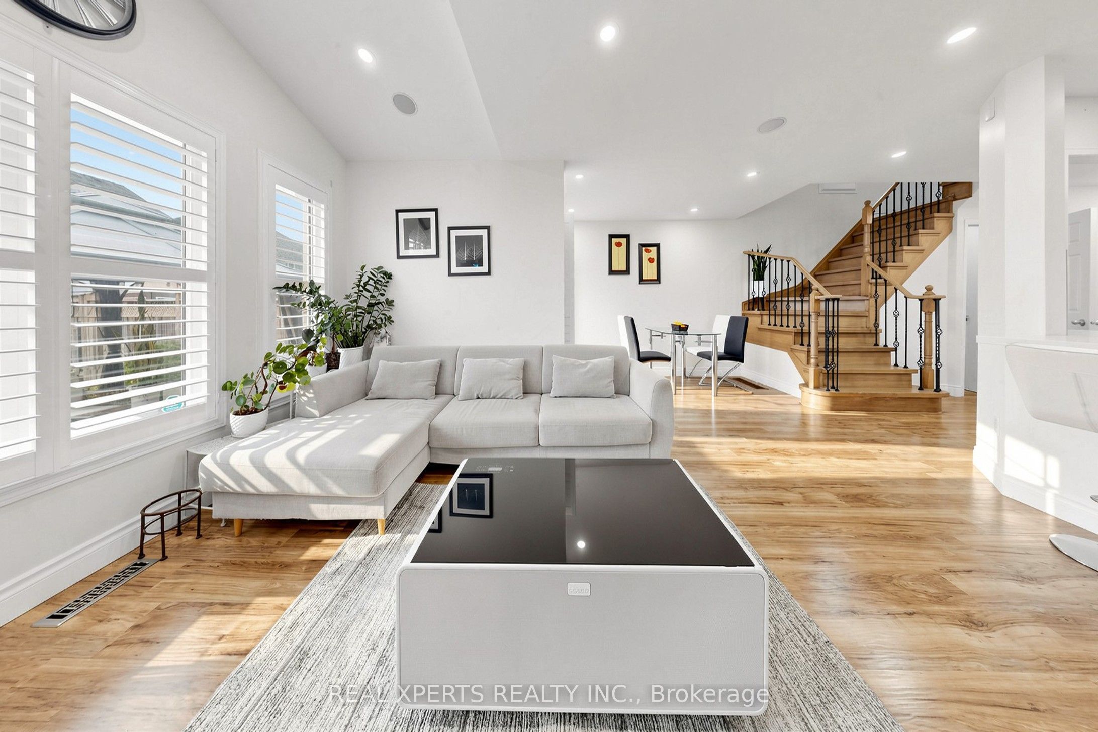 5862 YACHTSMAN Crossing