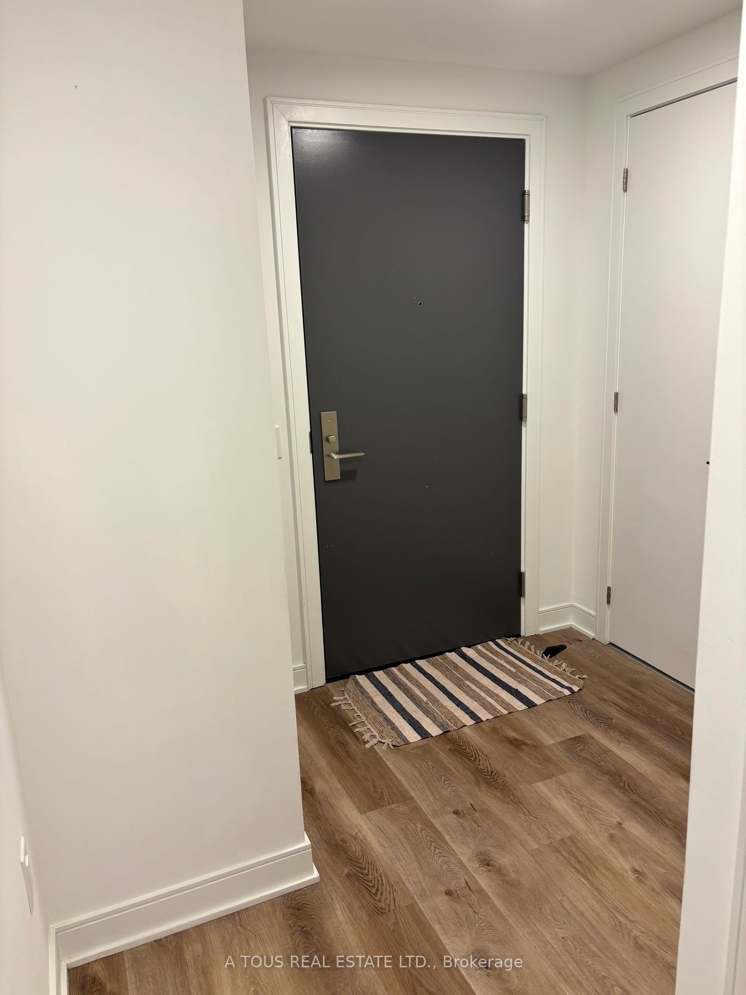 86 Dundas Street E 1511