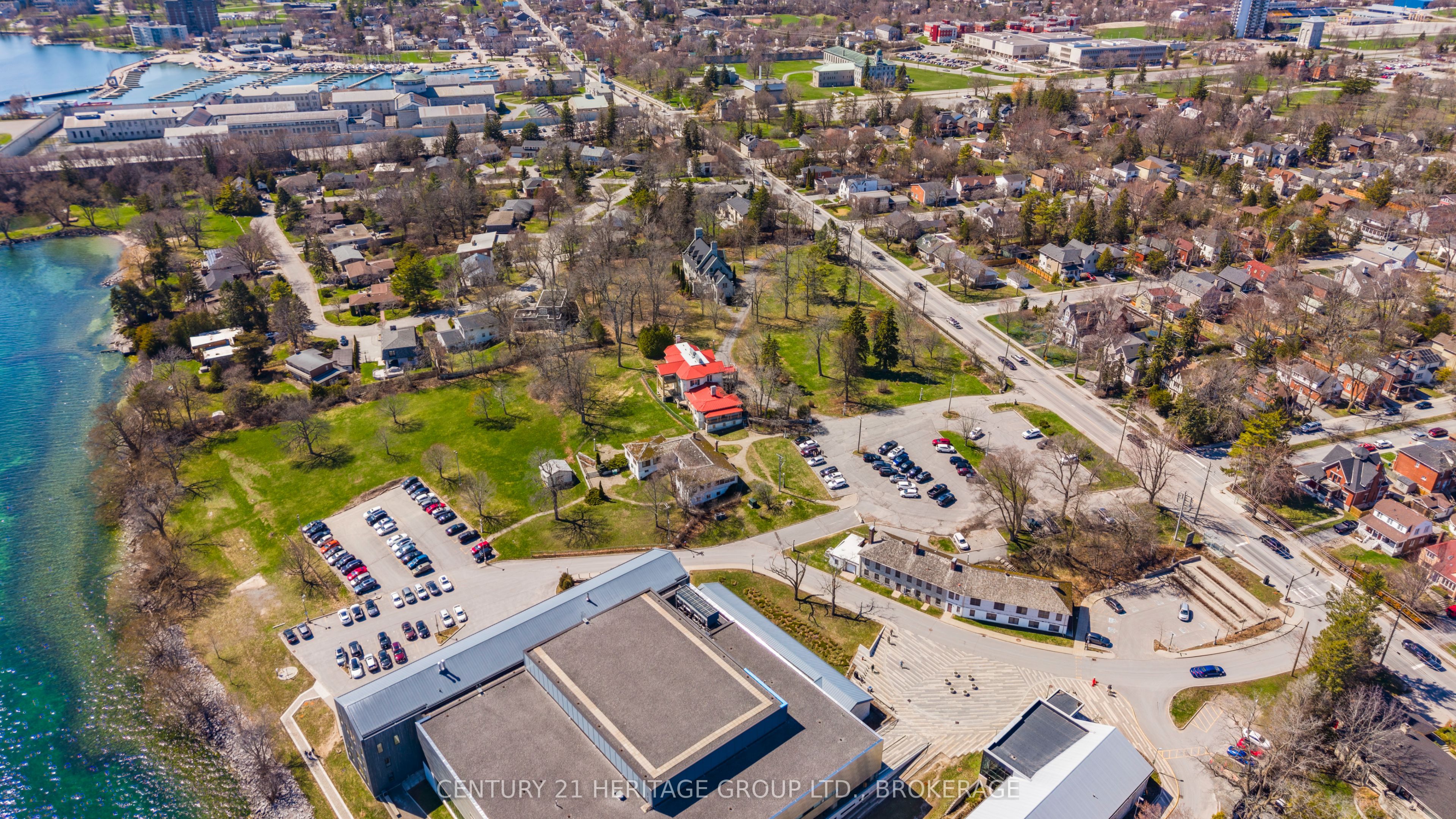 440-462 King Street W