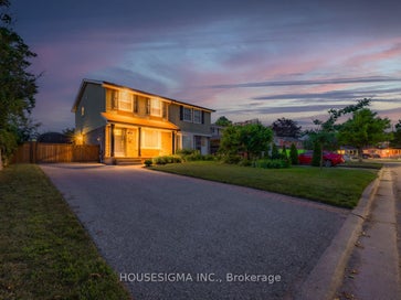 1379 Orlando Court Oshawa ON L1G 6T8