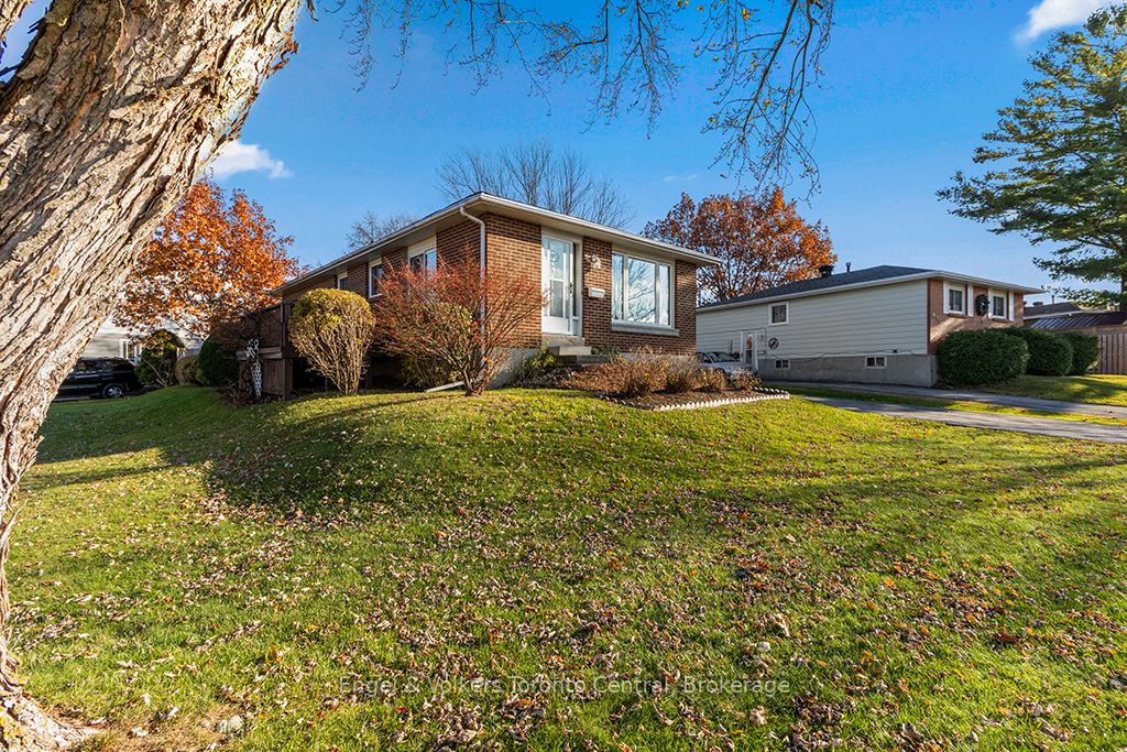 997 15th 'B' Street E