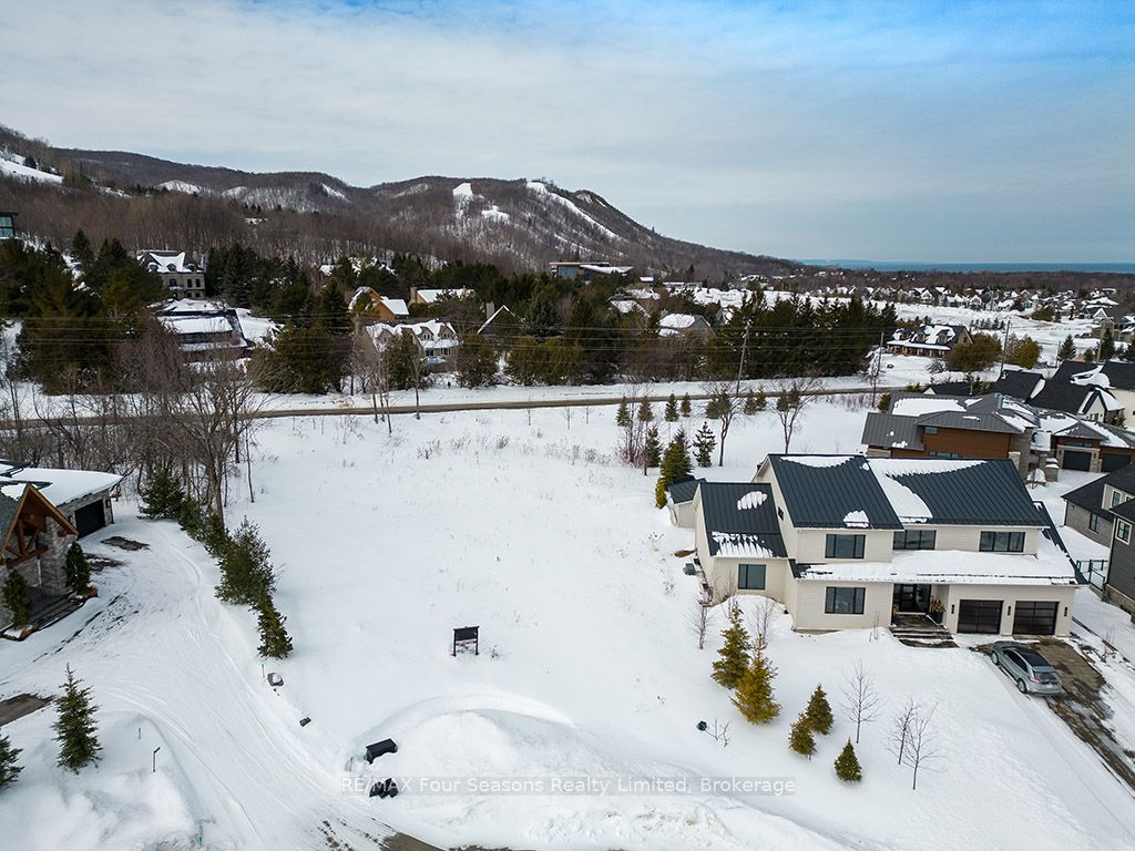 105 Grindelwald Court