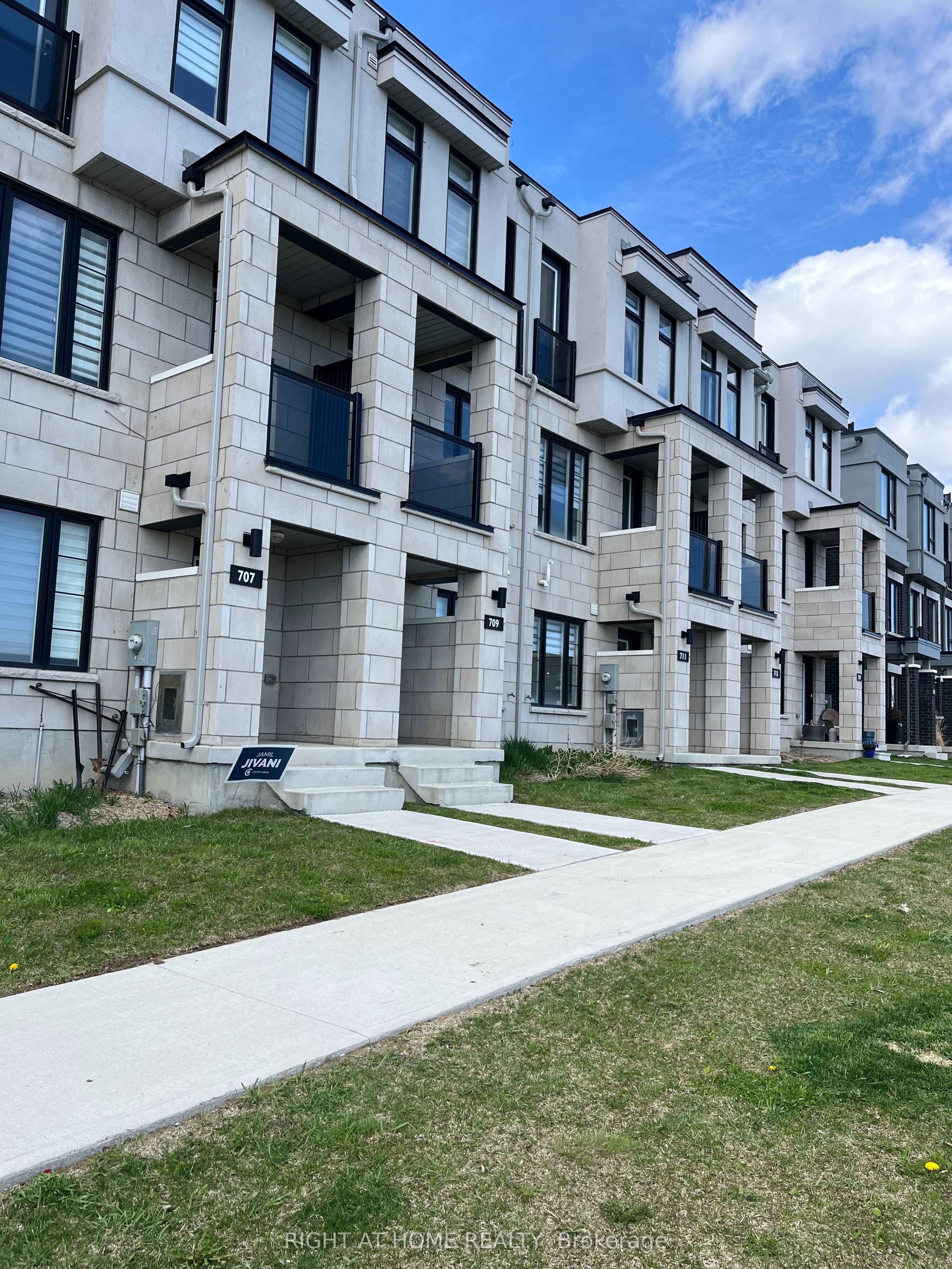 707 Port Darlington Road