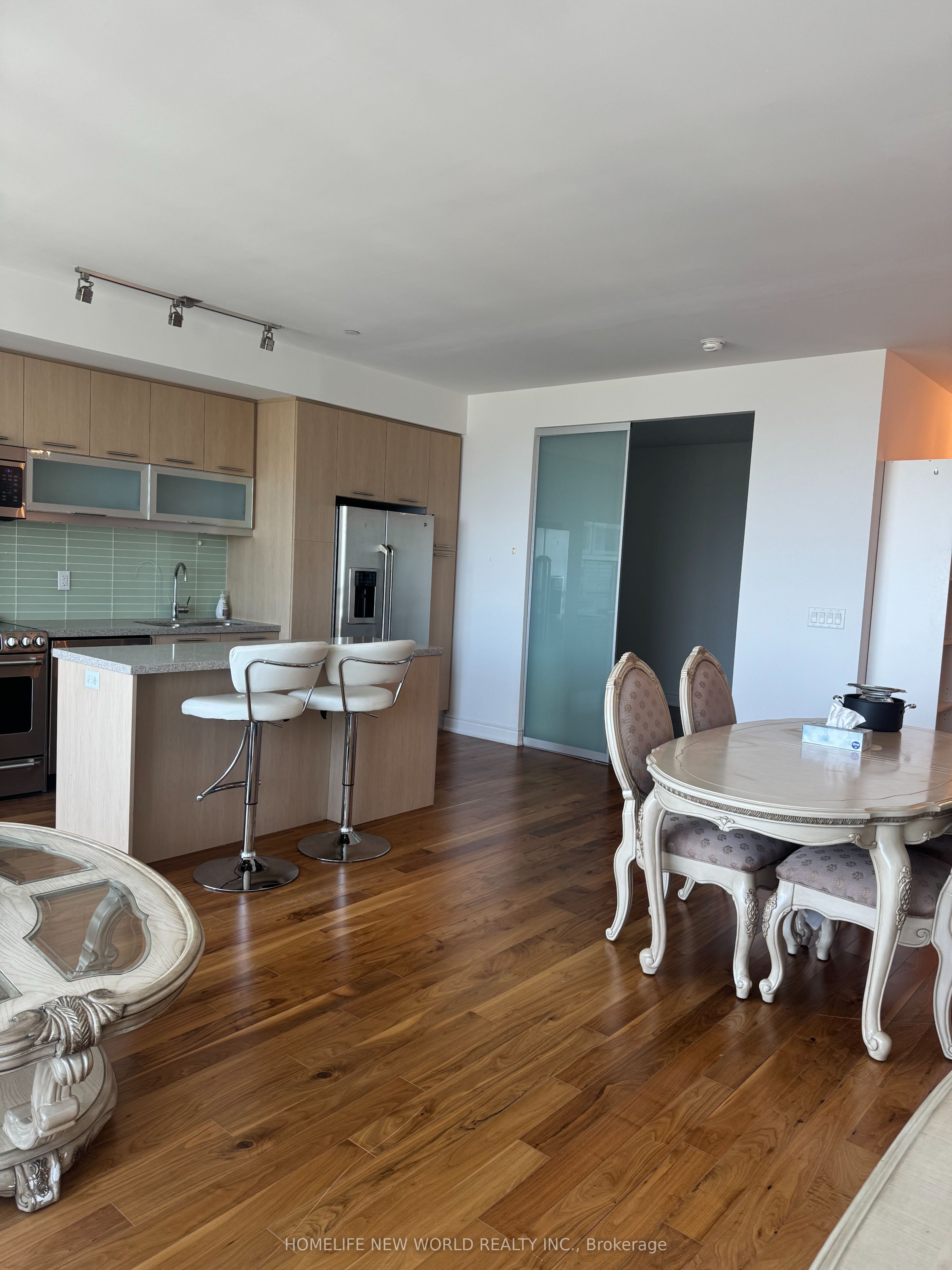 388 Yonge Street 7505