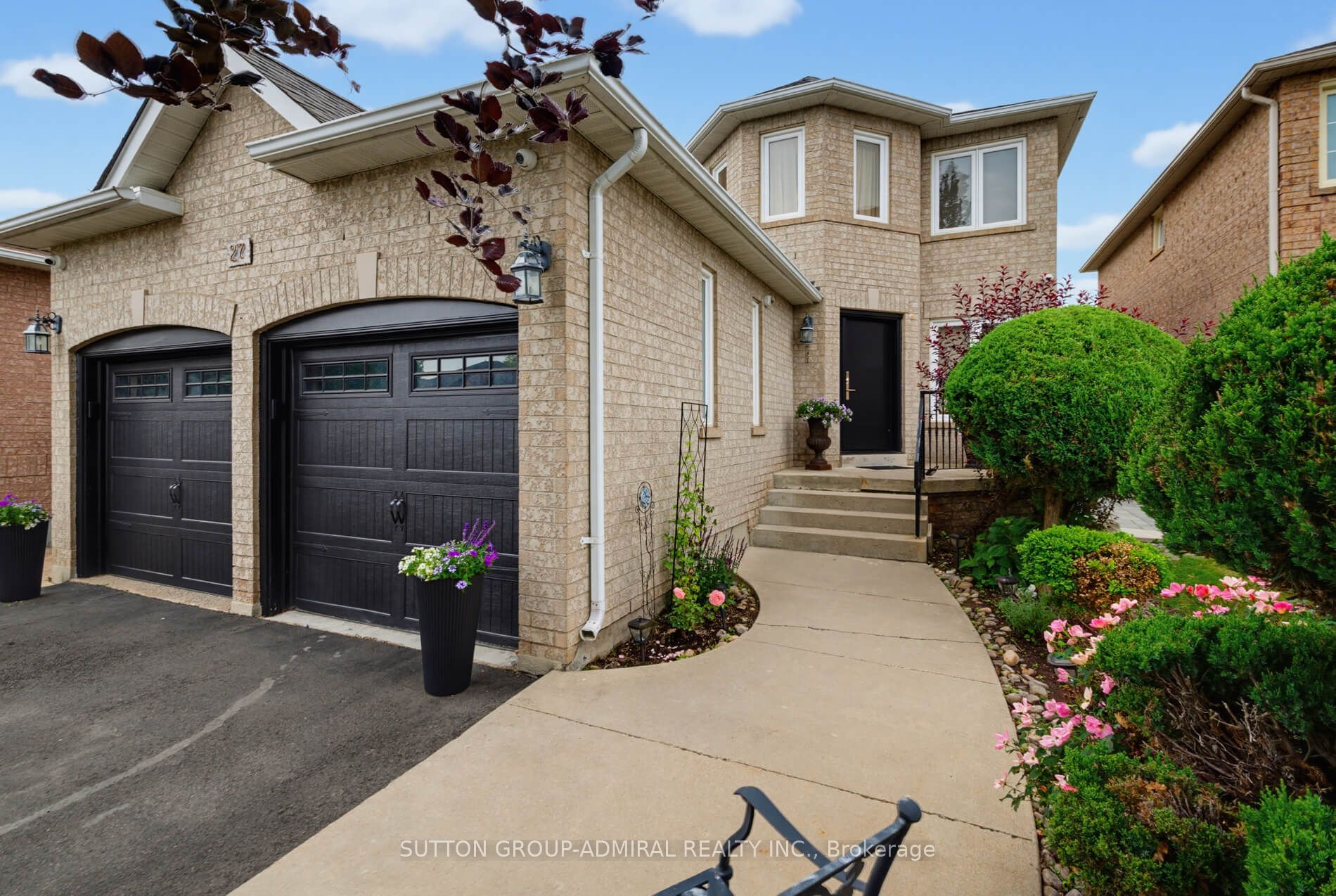 27 Pine Hollow Crescent