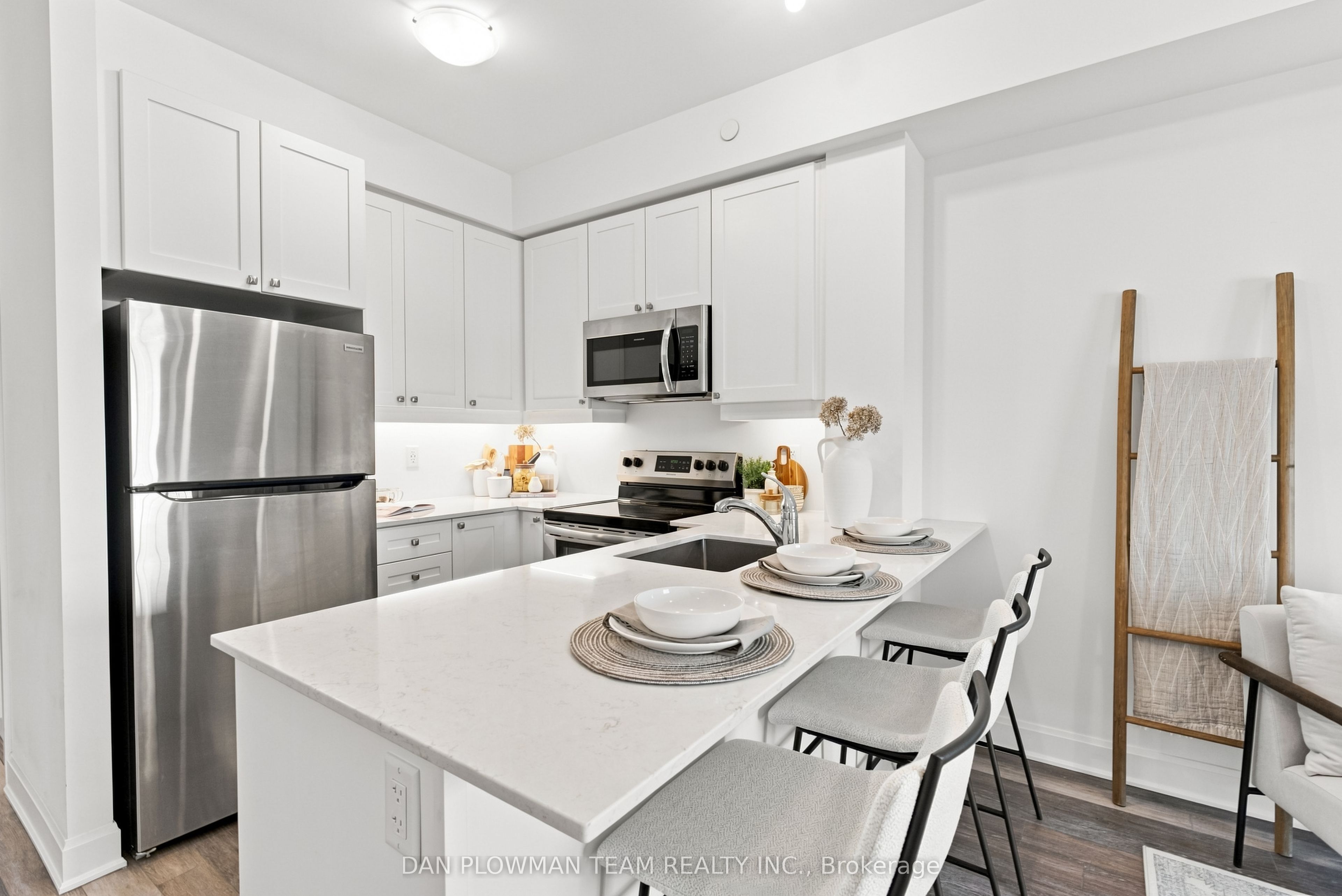 50 Lakebreeze Drive 424