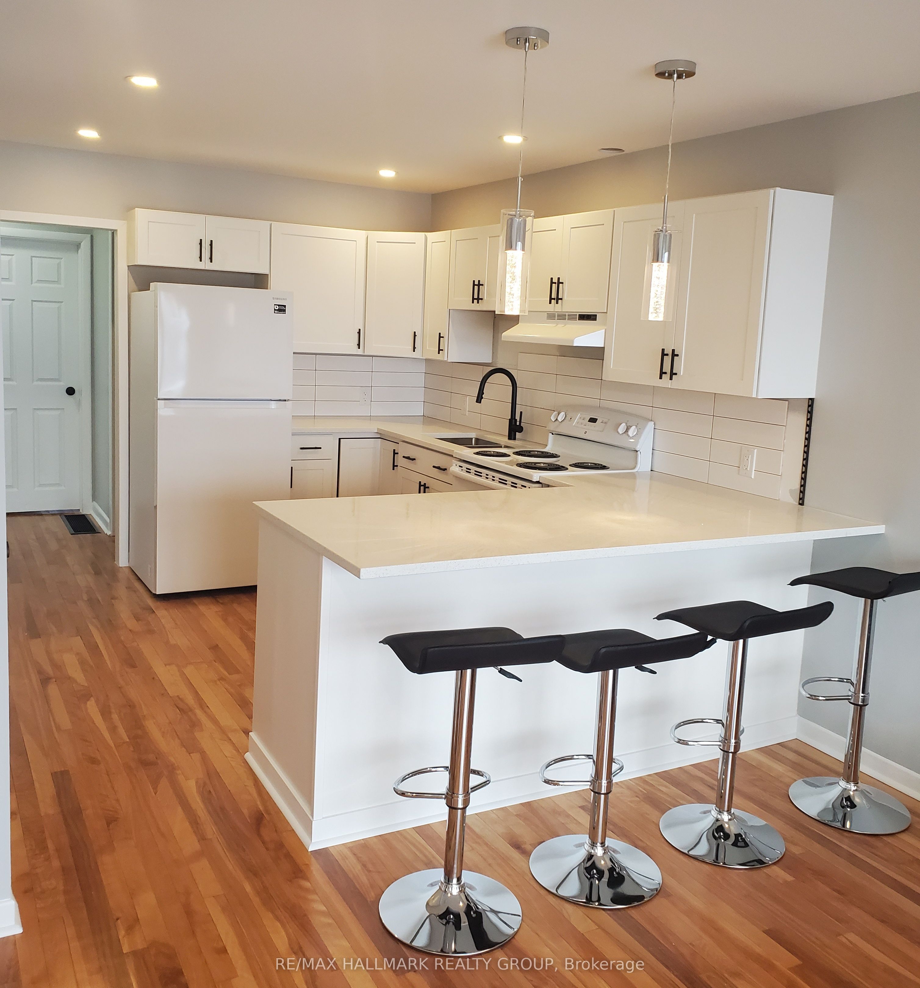 1329 Bloomsbury Crescent