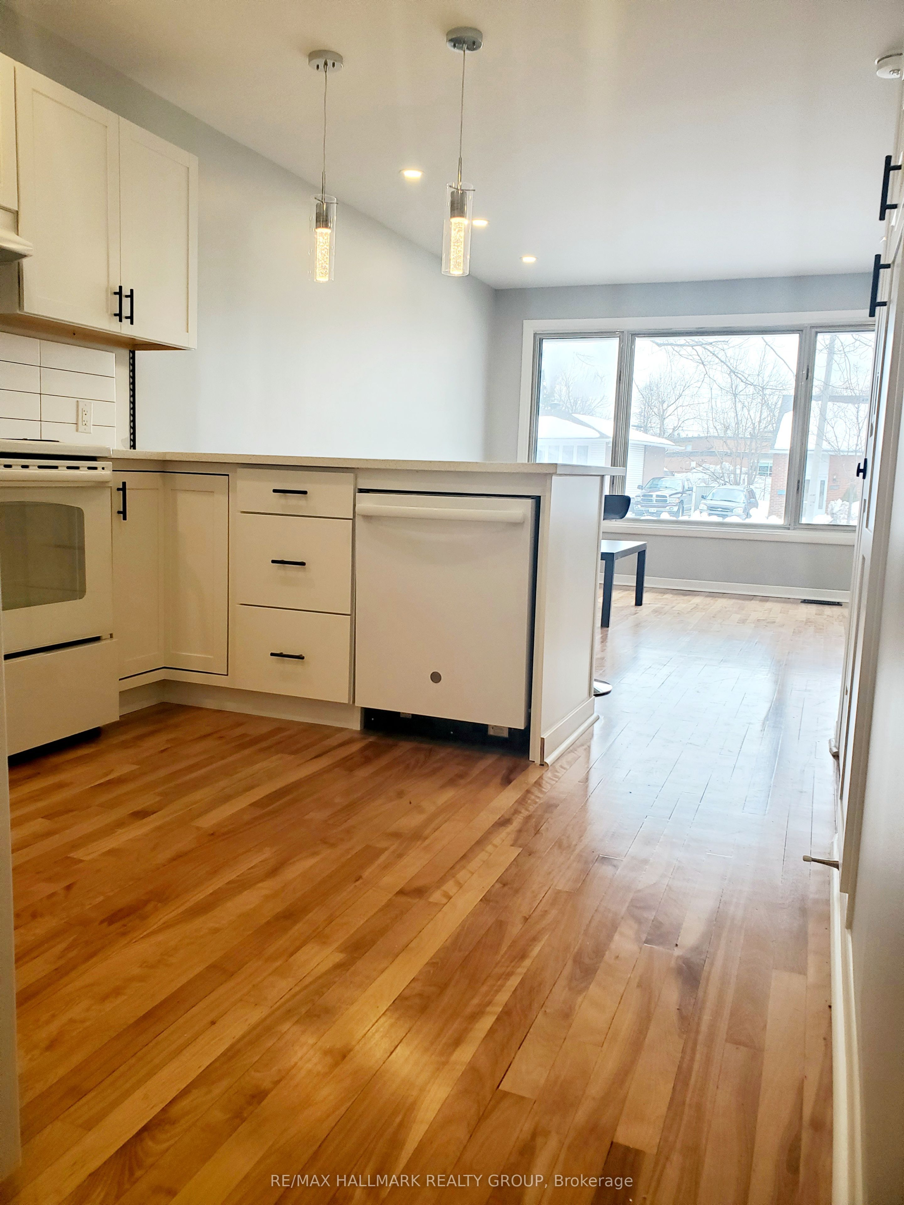 1329 Bloomsbury Crescent