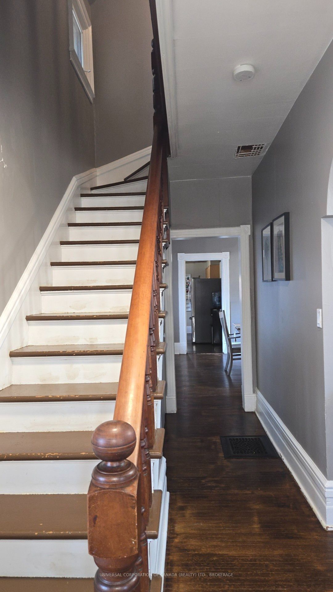 7 South Street E