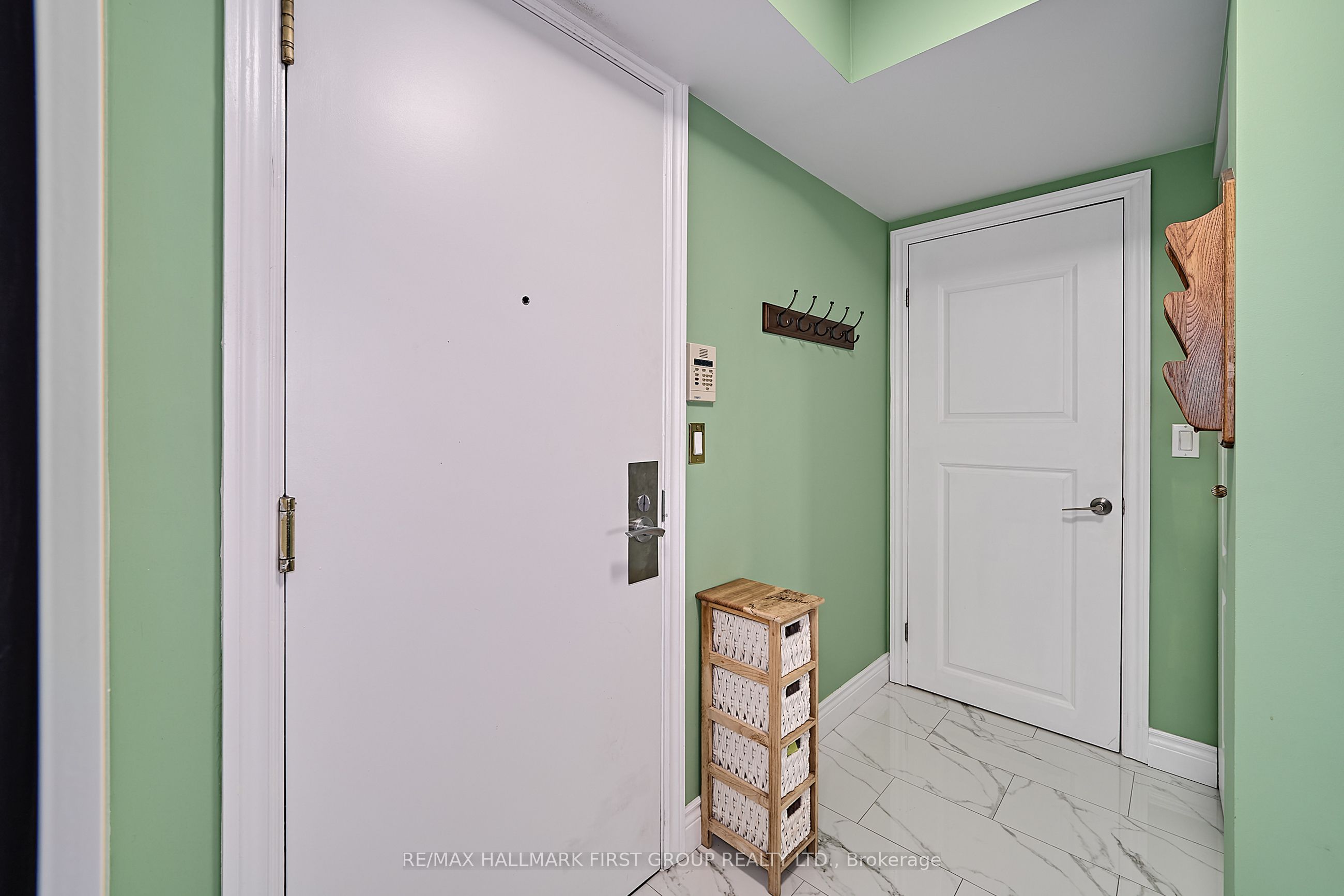 1000 The Esplanade Road N 1402