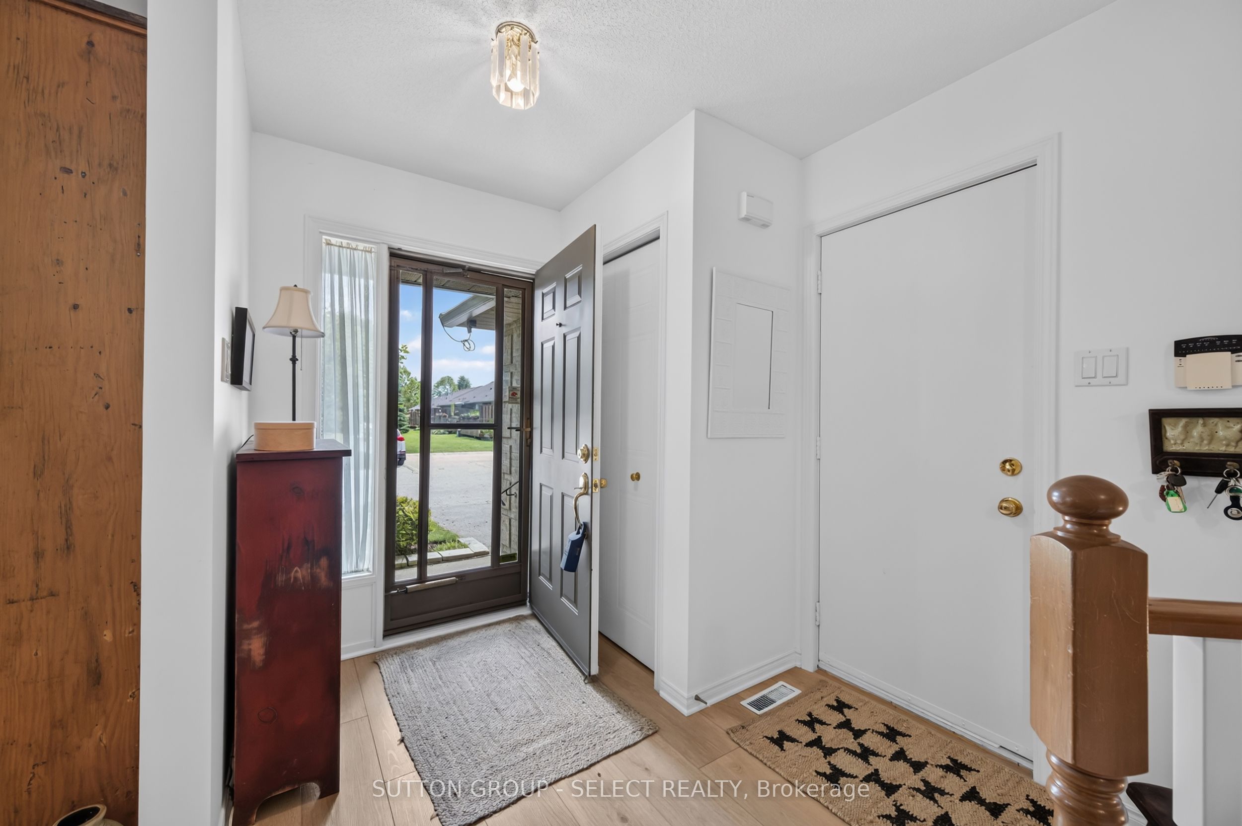 99 Edgevalley Road 43