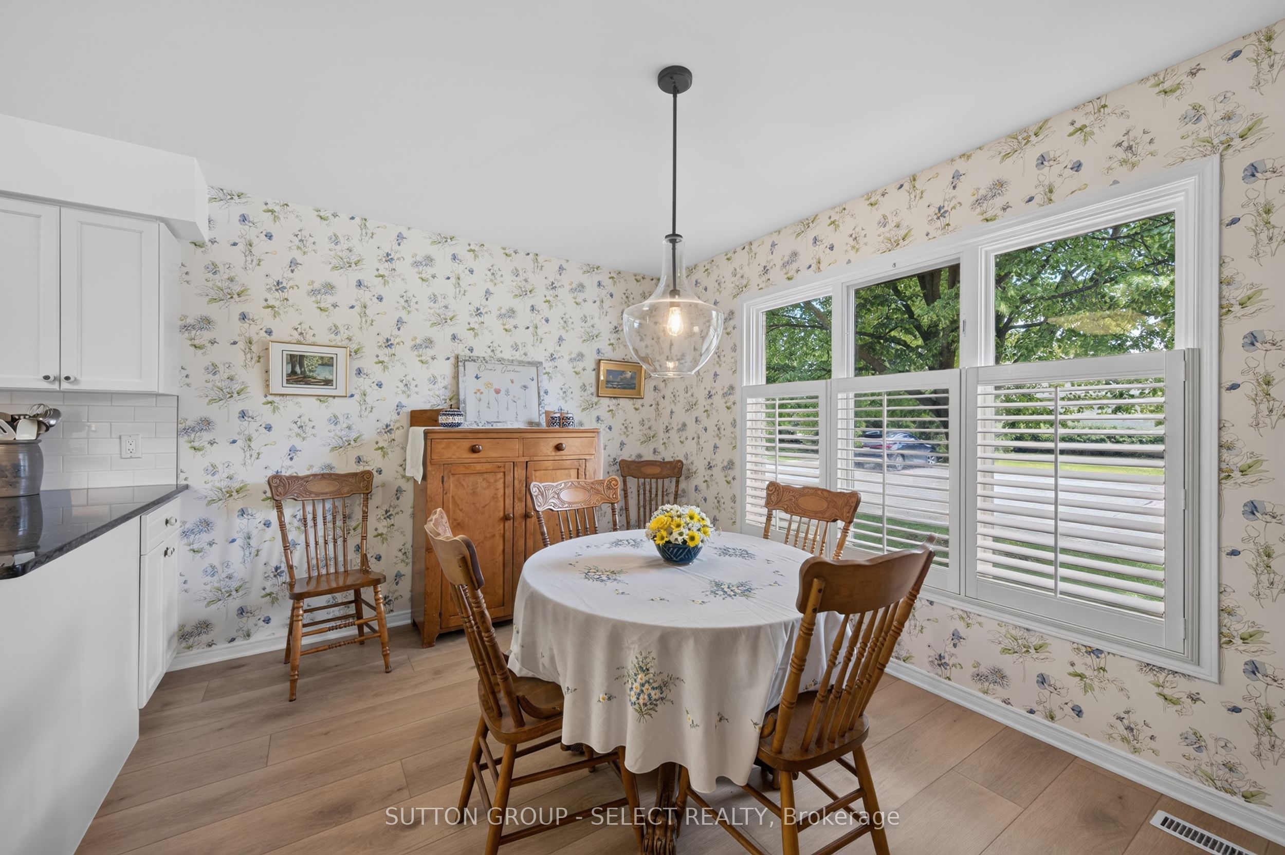 99 Edgevalley Road 43