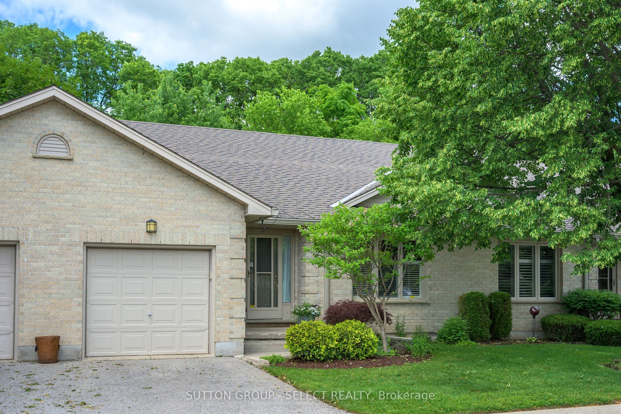 99 Edgevalley Road 43