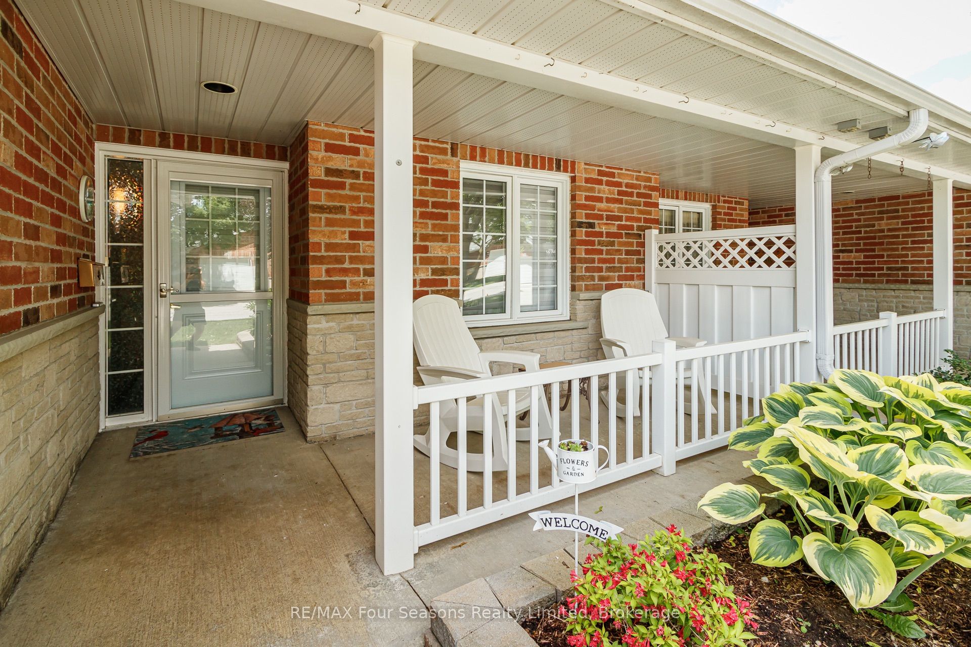 275 Huron Street 27