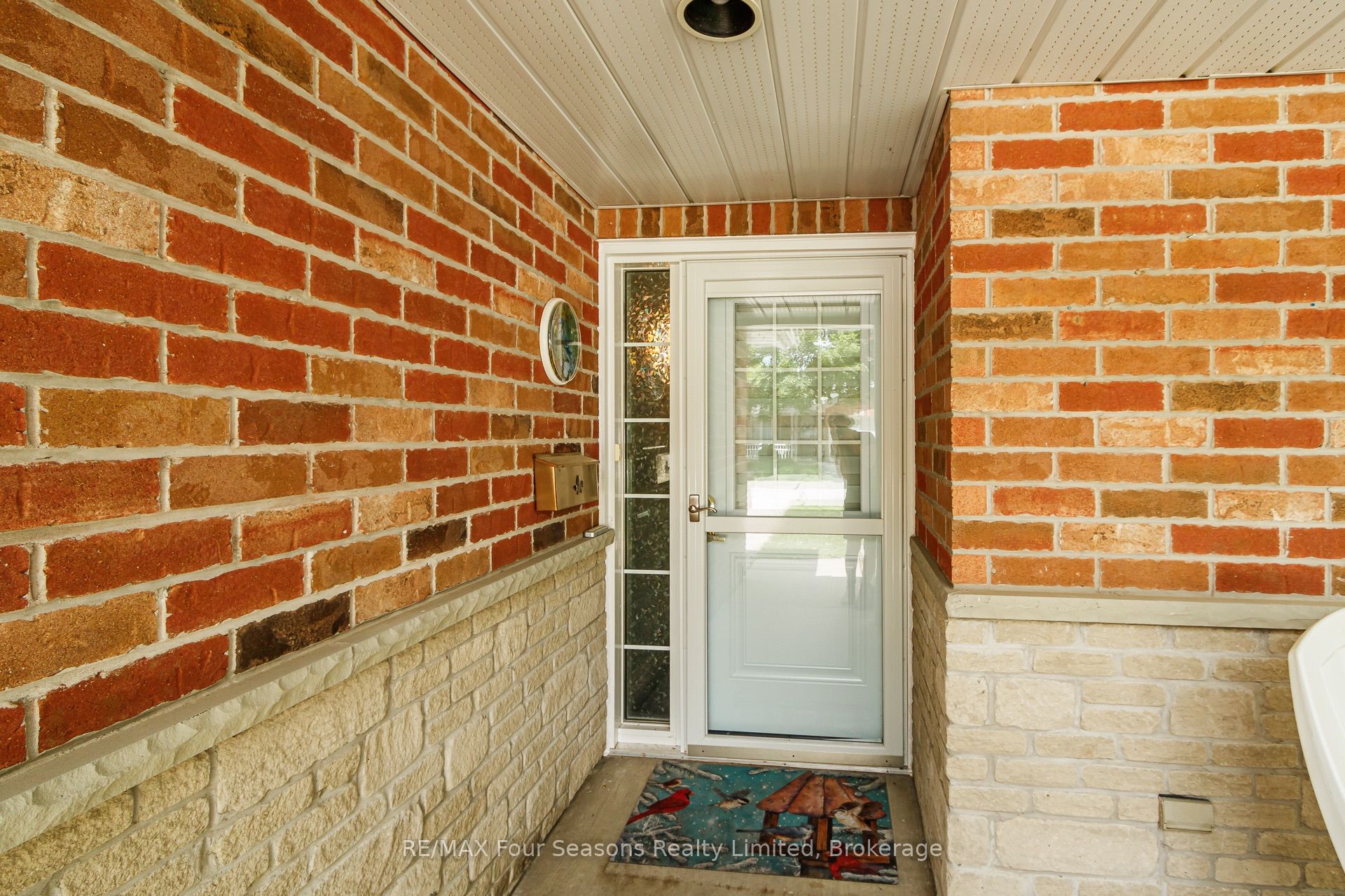 275 Huron Street 27