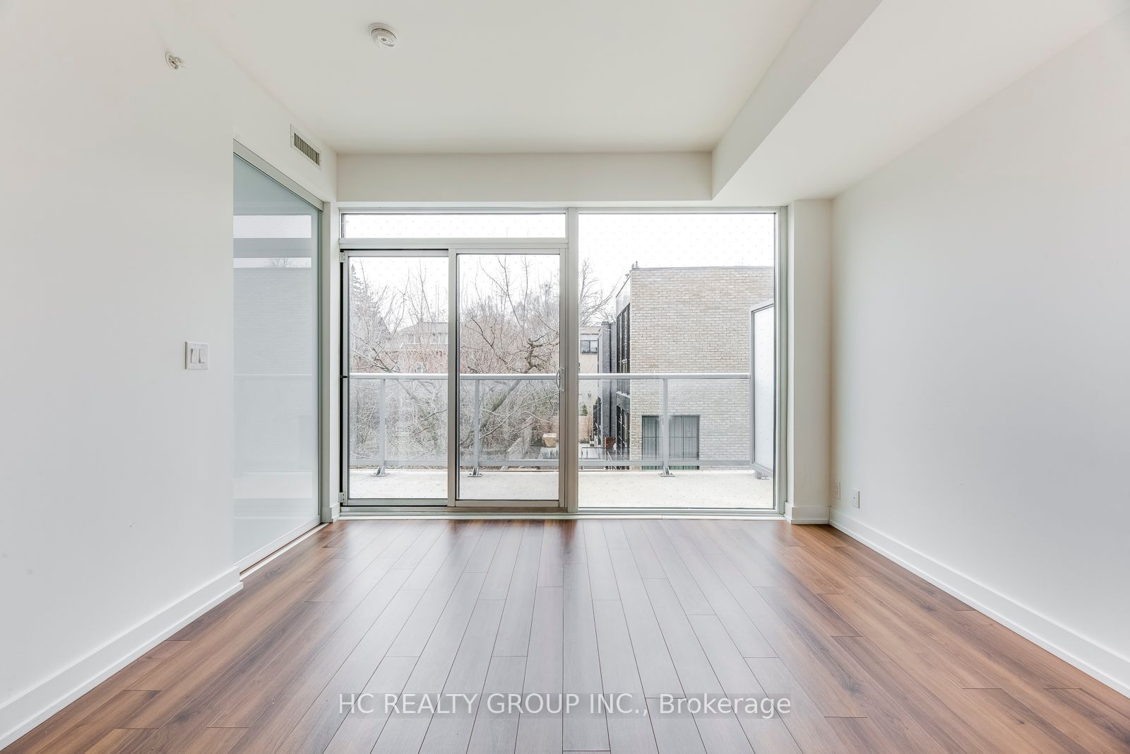 6 Parkwood Avenue 302