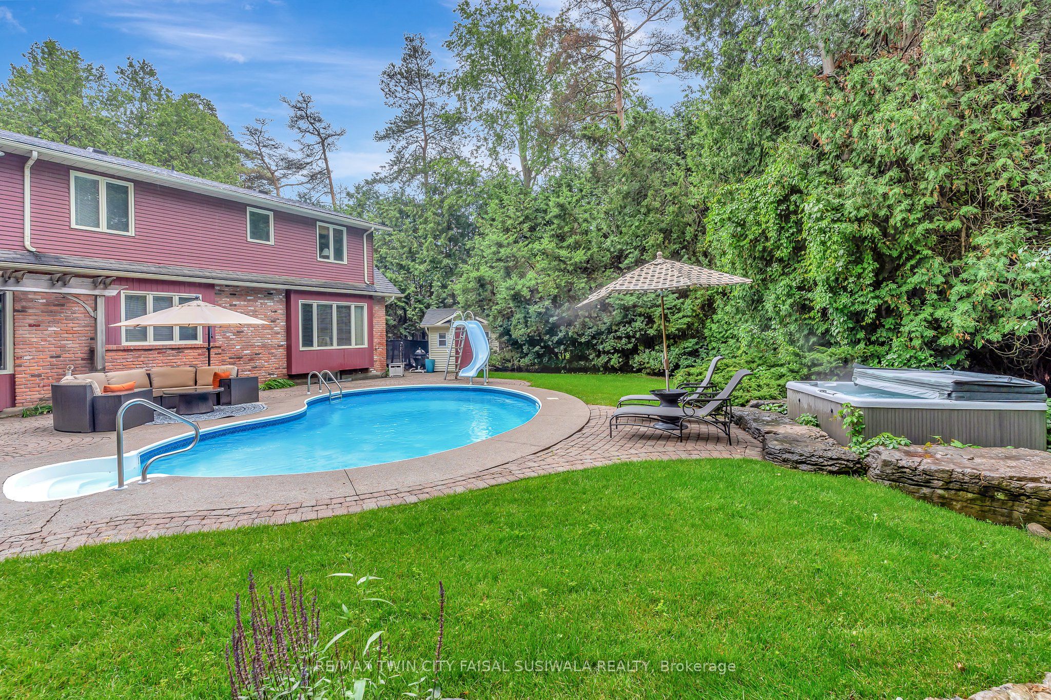 22 Deerpath Court