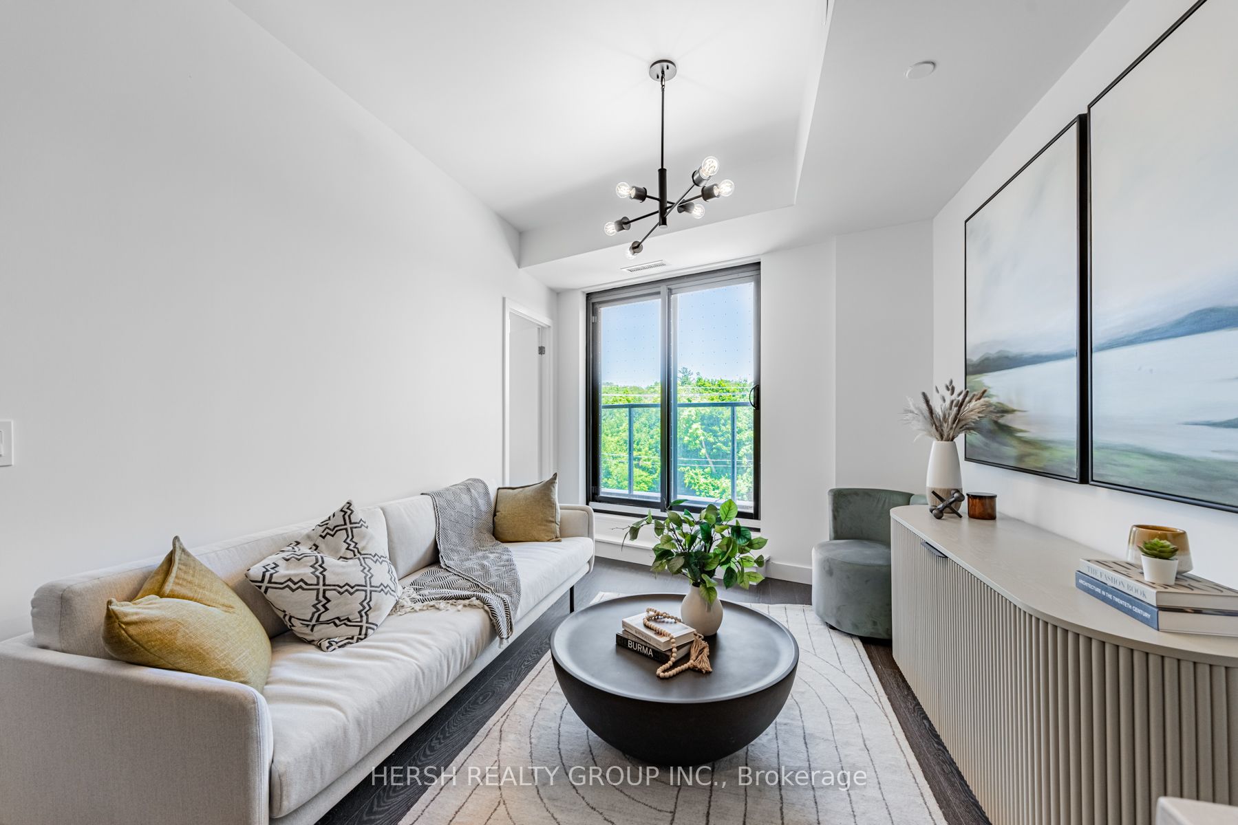 160 Kingsway Crescent 310