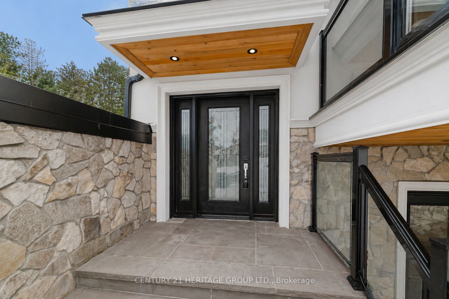 2816 Mount Albert Road