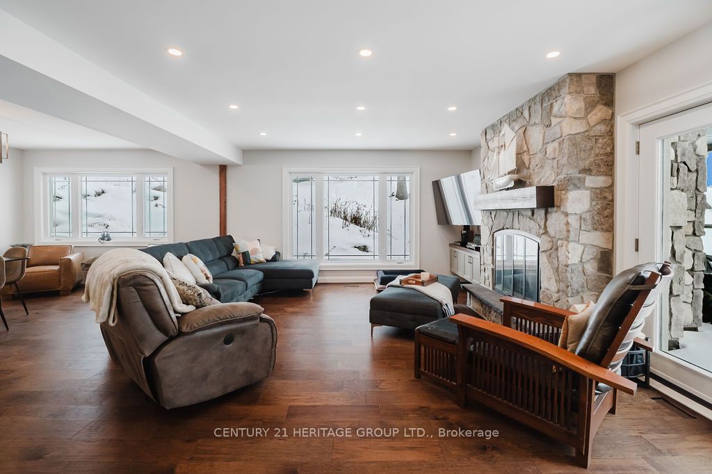 2816 Mount Albert Road