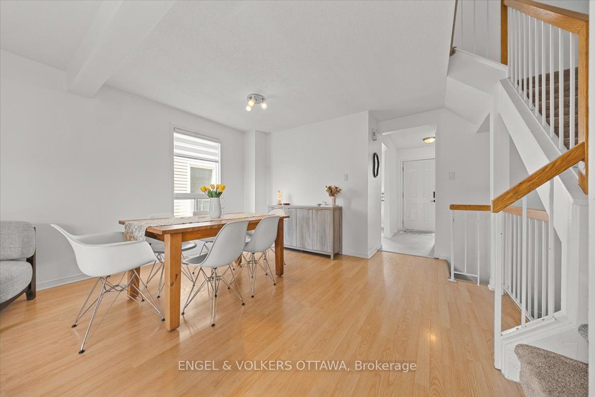 956 Cookshire Crescent 54