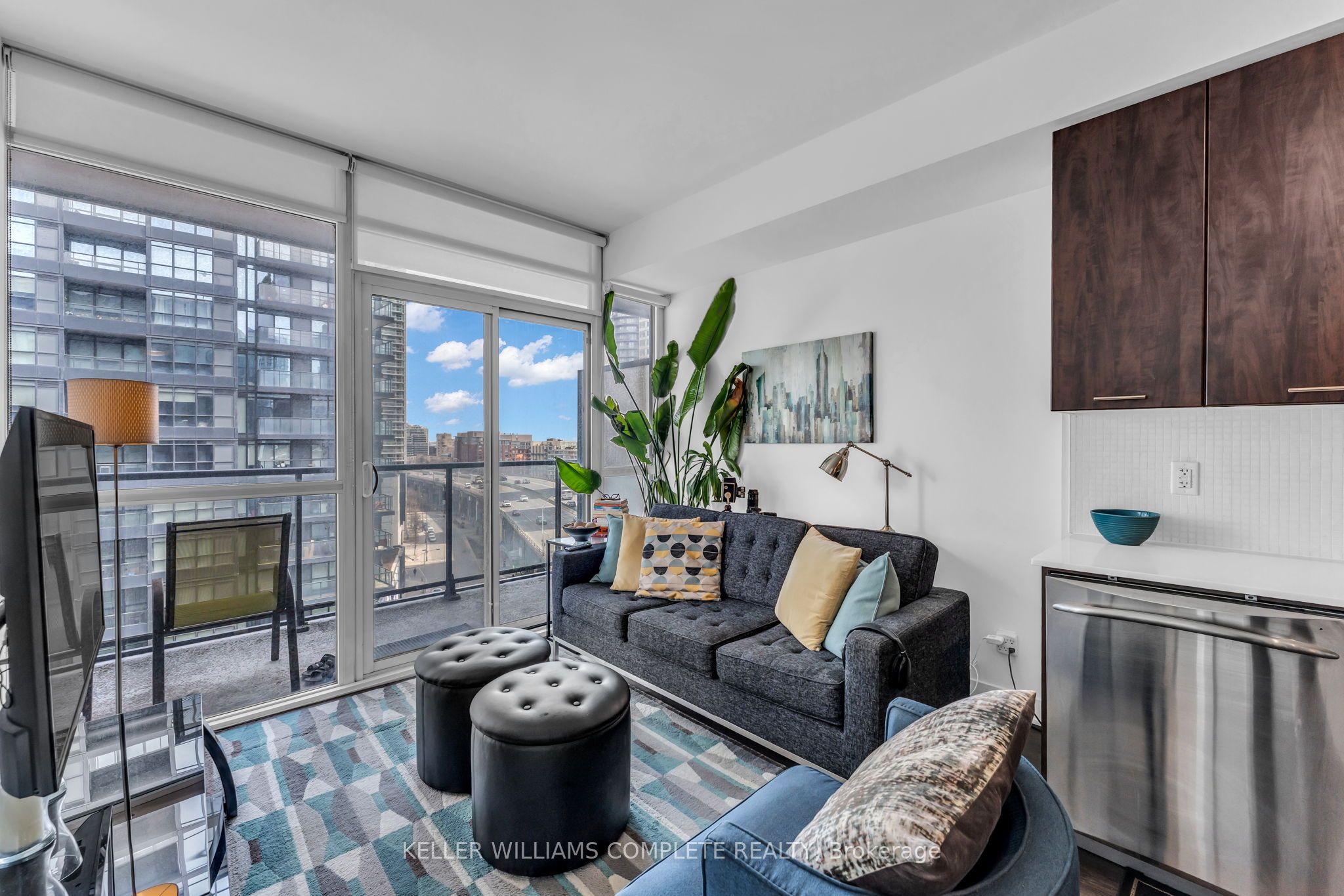 169 Fort York Boulevard 1008