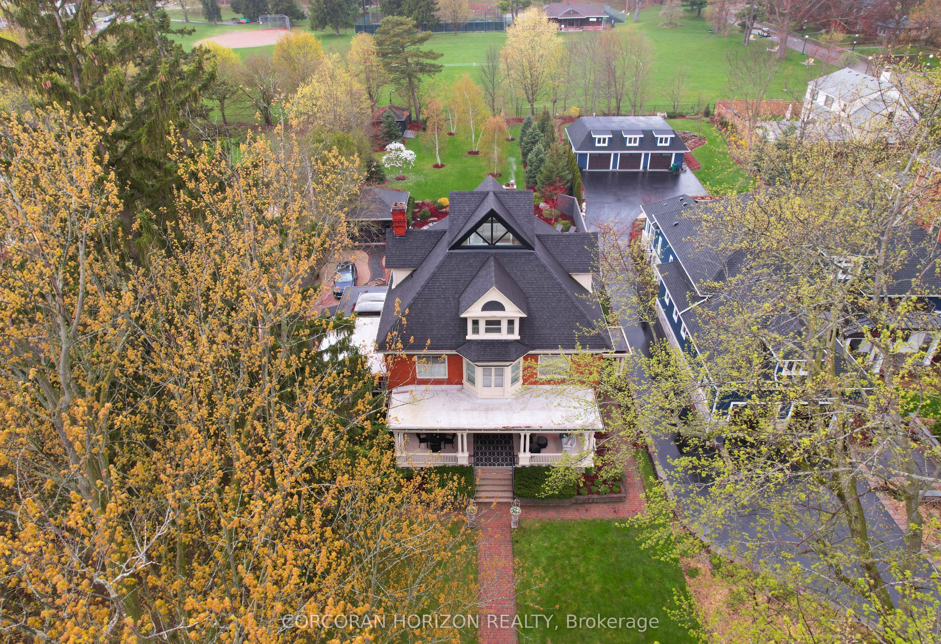 18 Brant Road N
