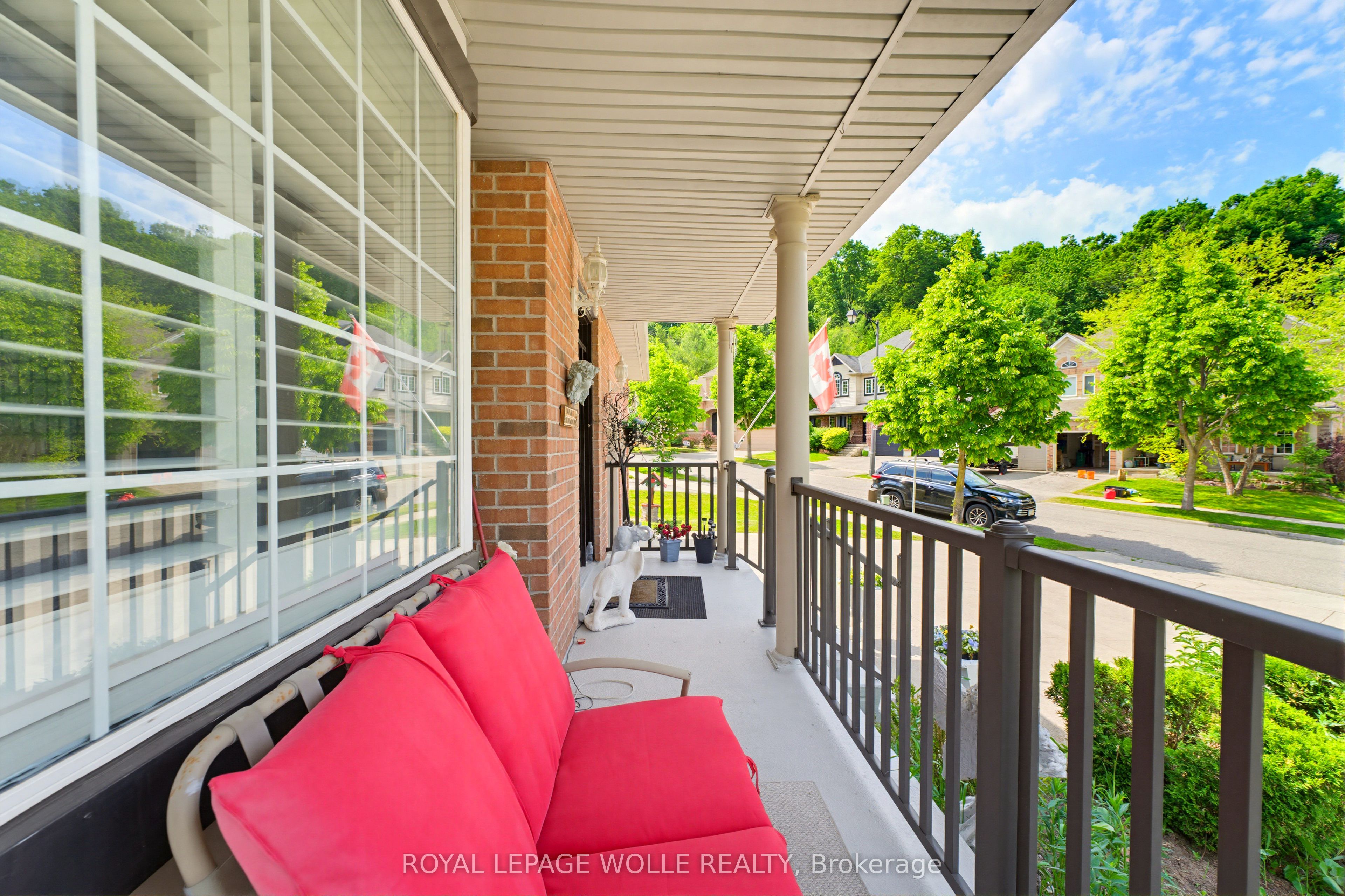 805 Munich Circle