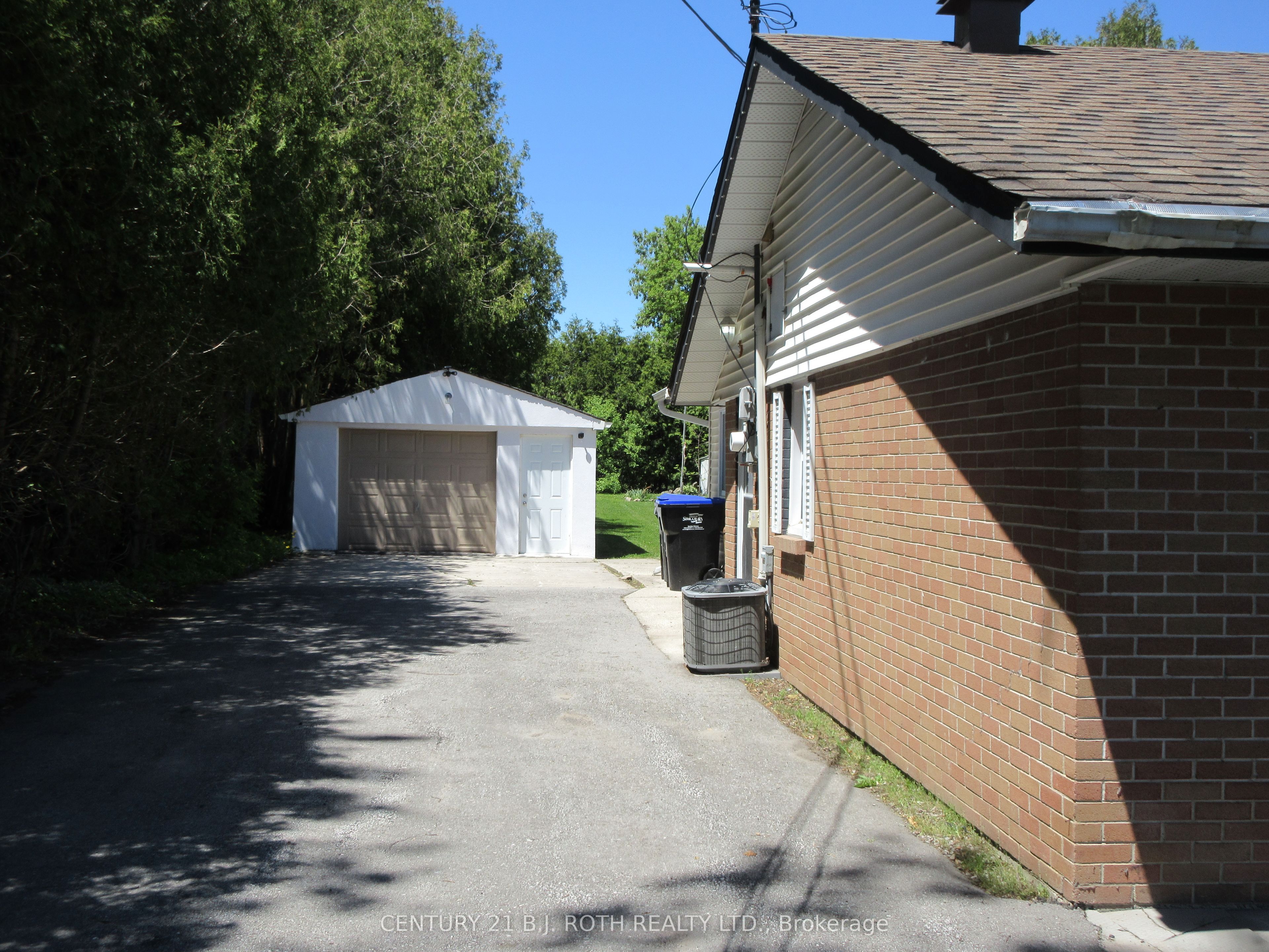 31 River Drive
