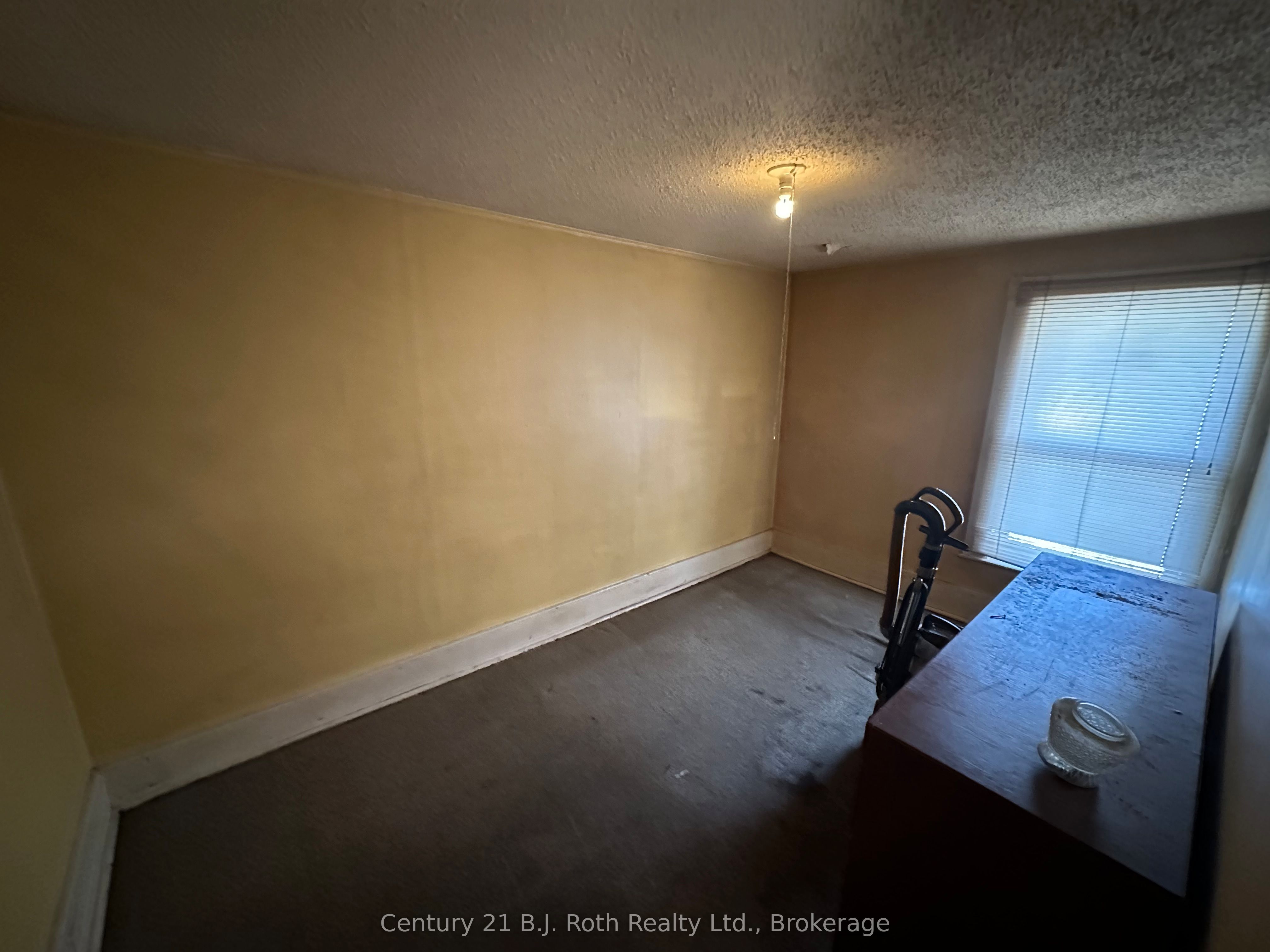 371 West Street N