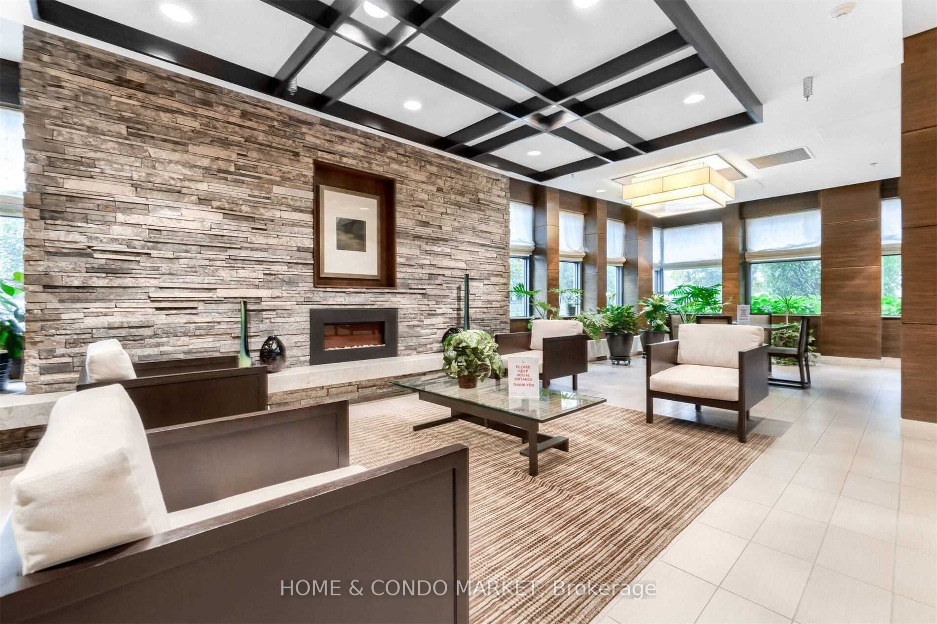 1 Hurontario Street 315