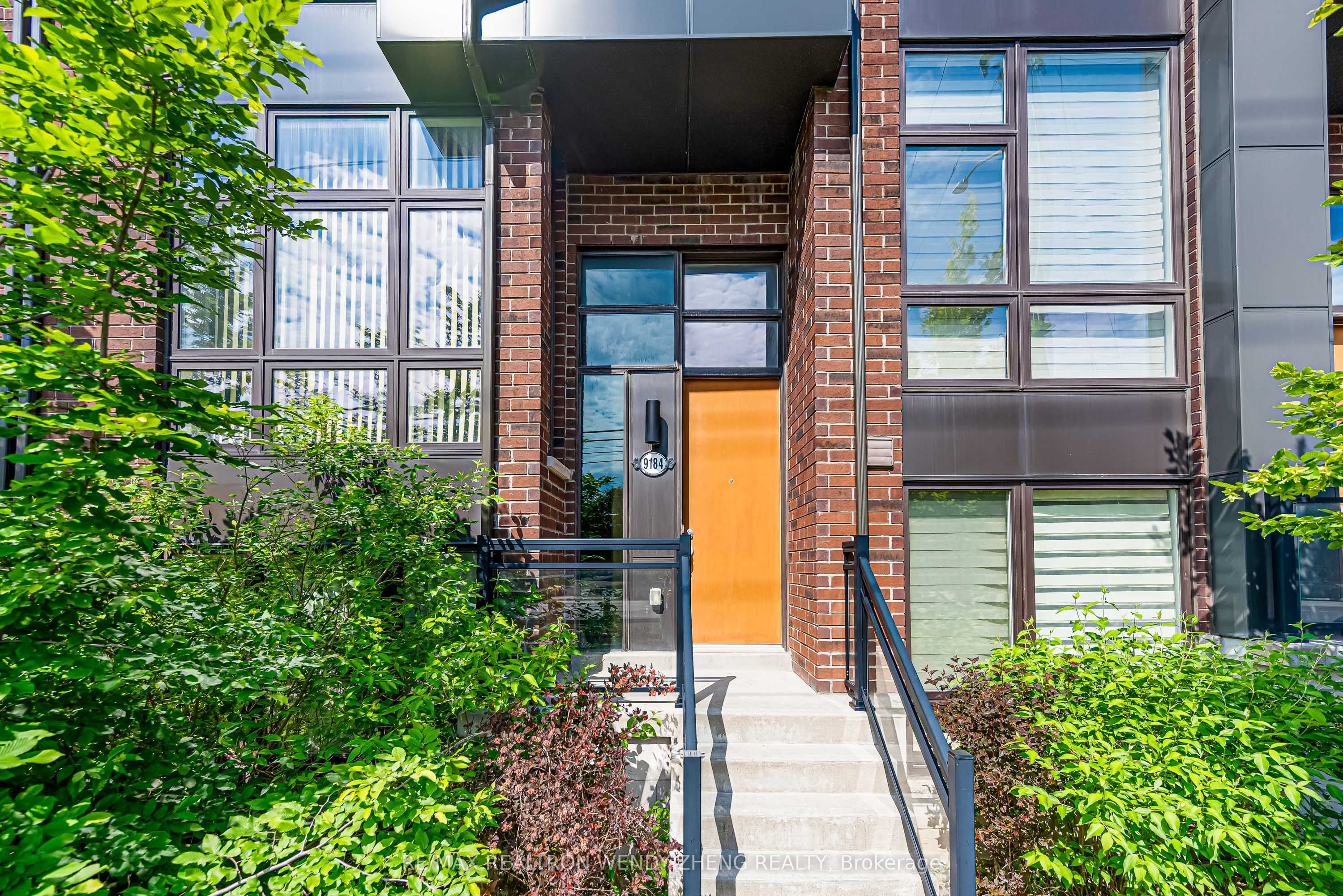 9184 Bathurst Street